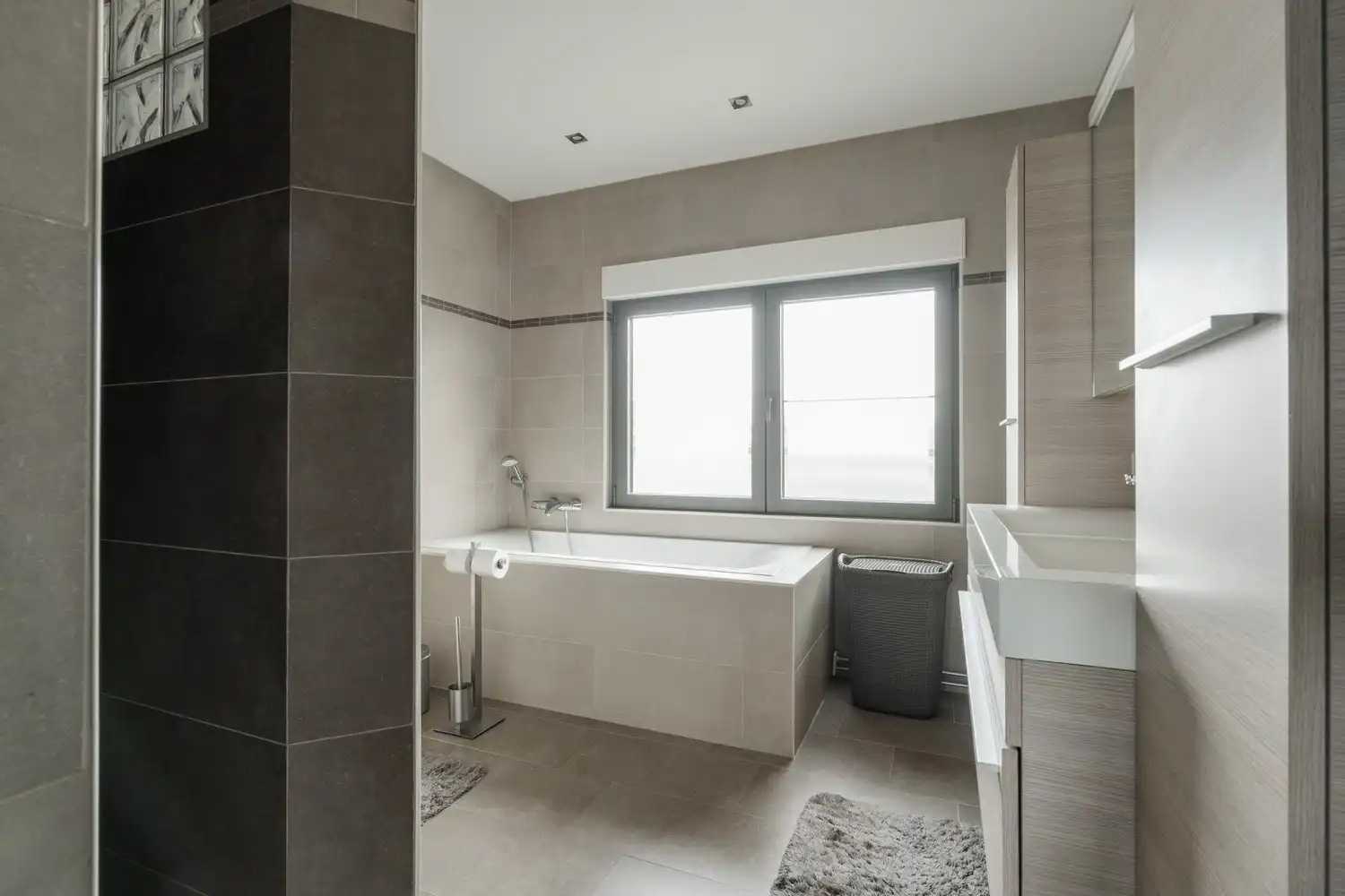 Bekende frituur met super mooi duplex appartement en zwembad te Achel foto 37