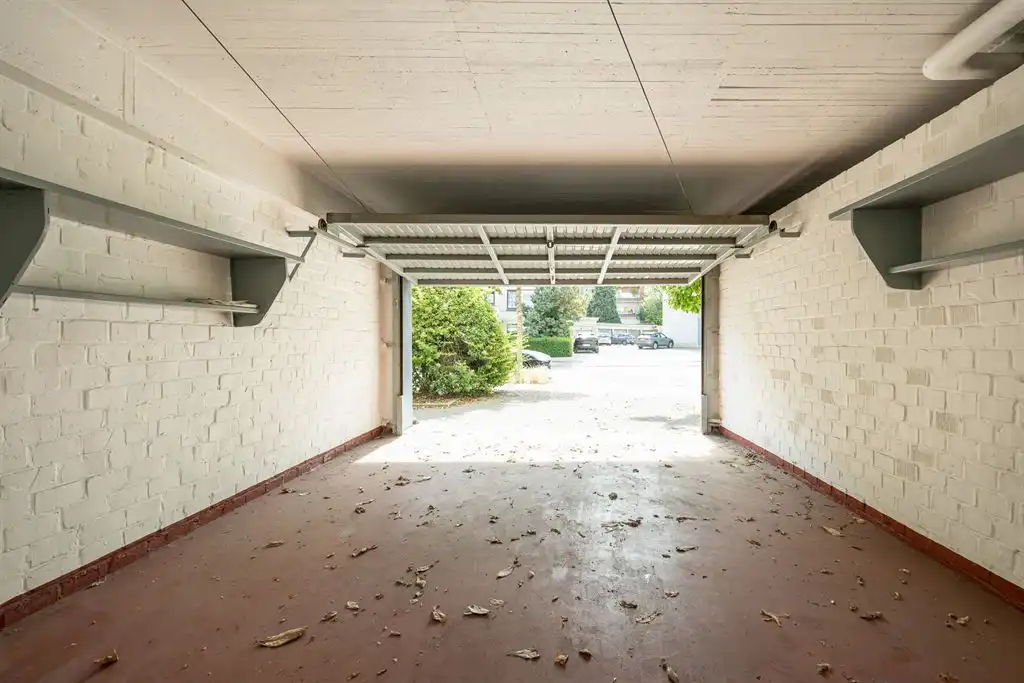 te renoveren appartement met twee slaapkamers foto 21