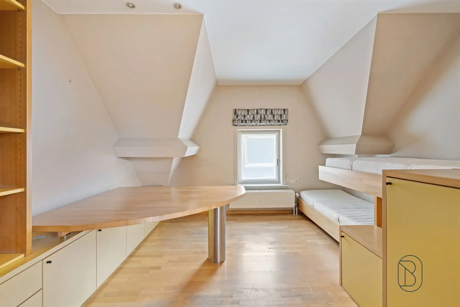 Unieke combinatie van wonen en werken in Sint-Eloois-Vijve! foto 14