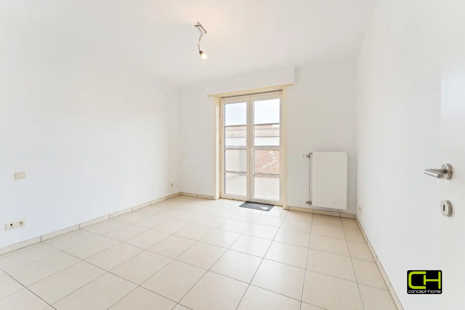 Instapklaar 2 kamerappartement met groot terras en prive parkeerplaats foto 8