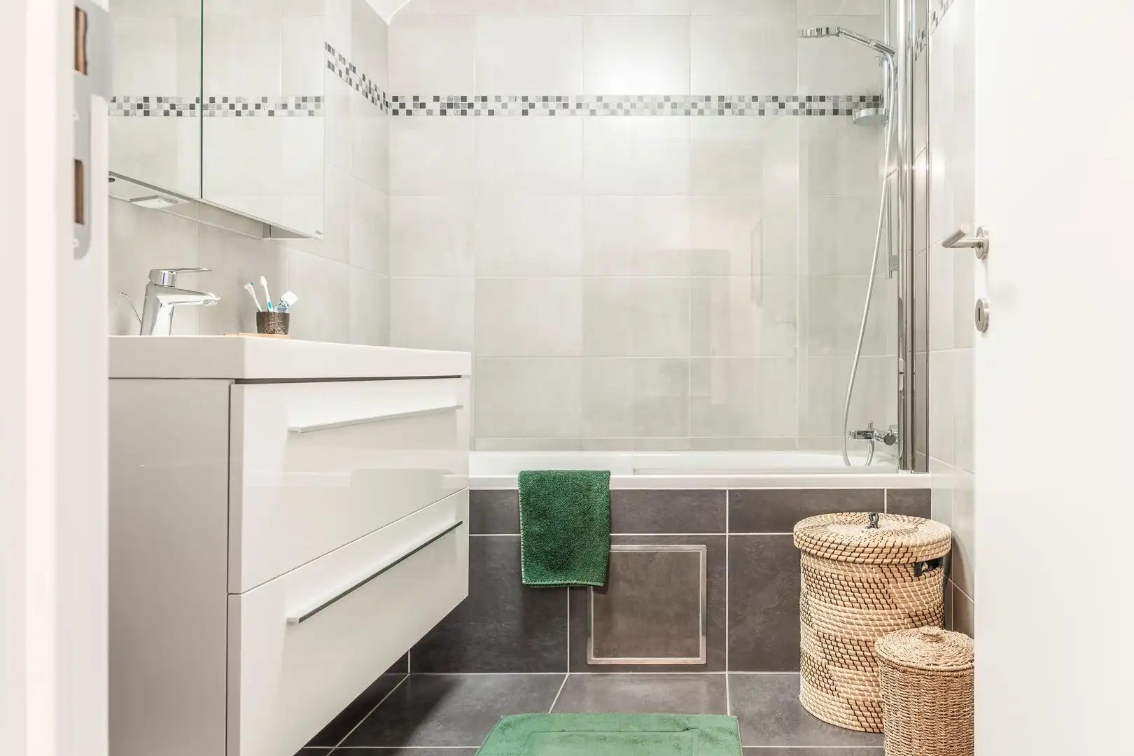 Instapklaar DUPLEX-appartement met GARAGEBOX foto 17