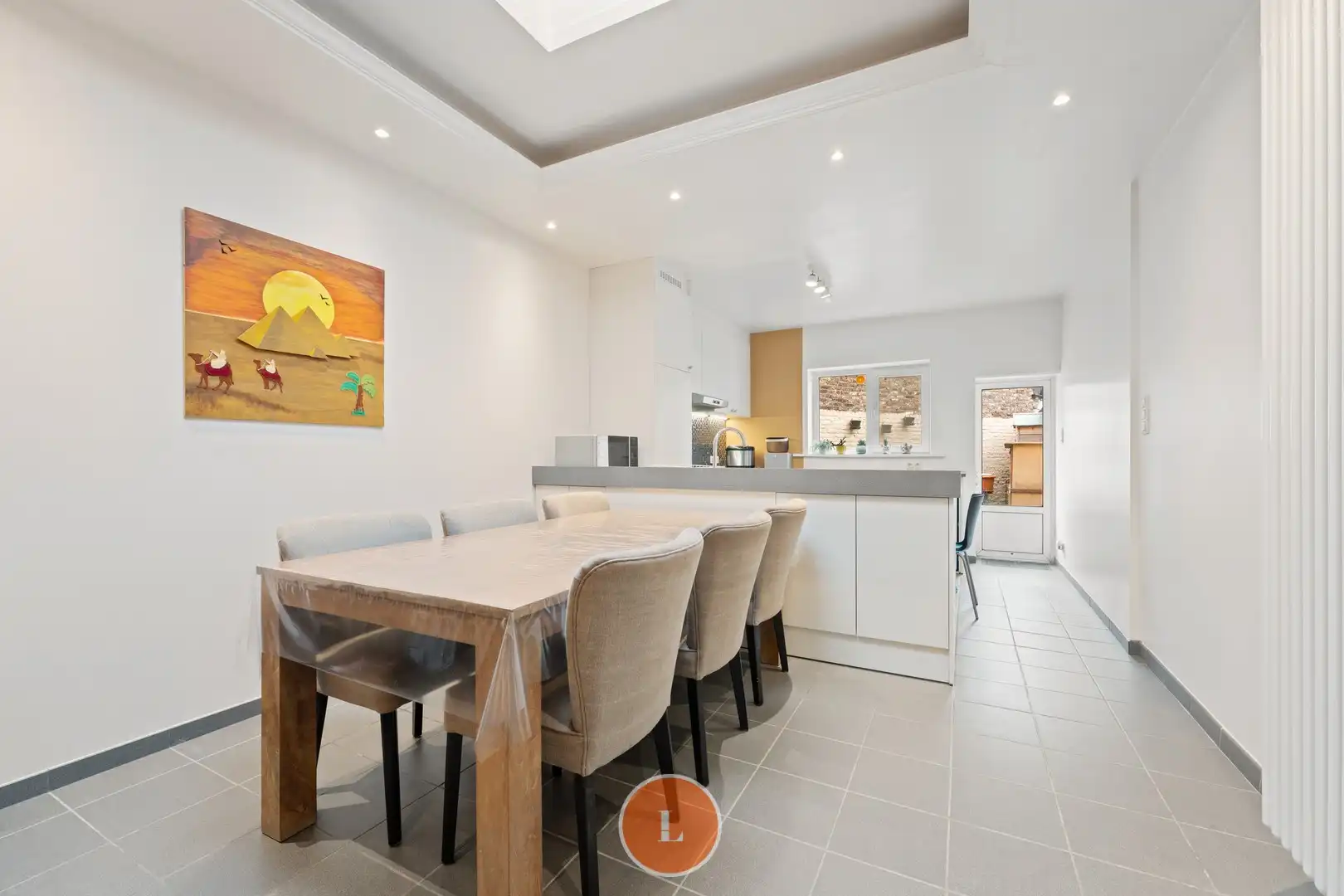 Instapklare woning met 4 kamers en gezellige koer foto 2