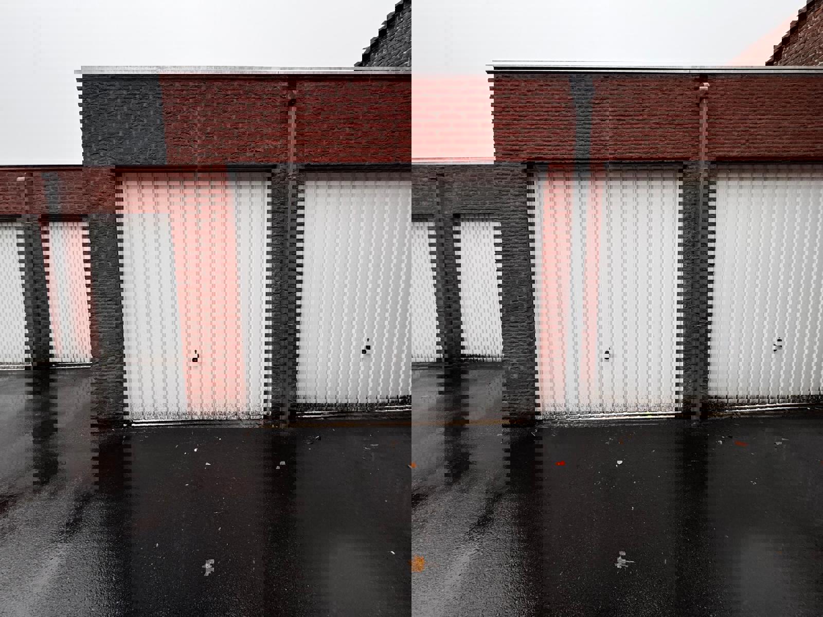 Garagebox centrum Roeselare foto {{pictureIndex}}