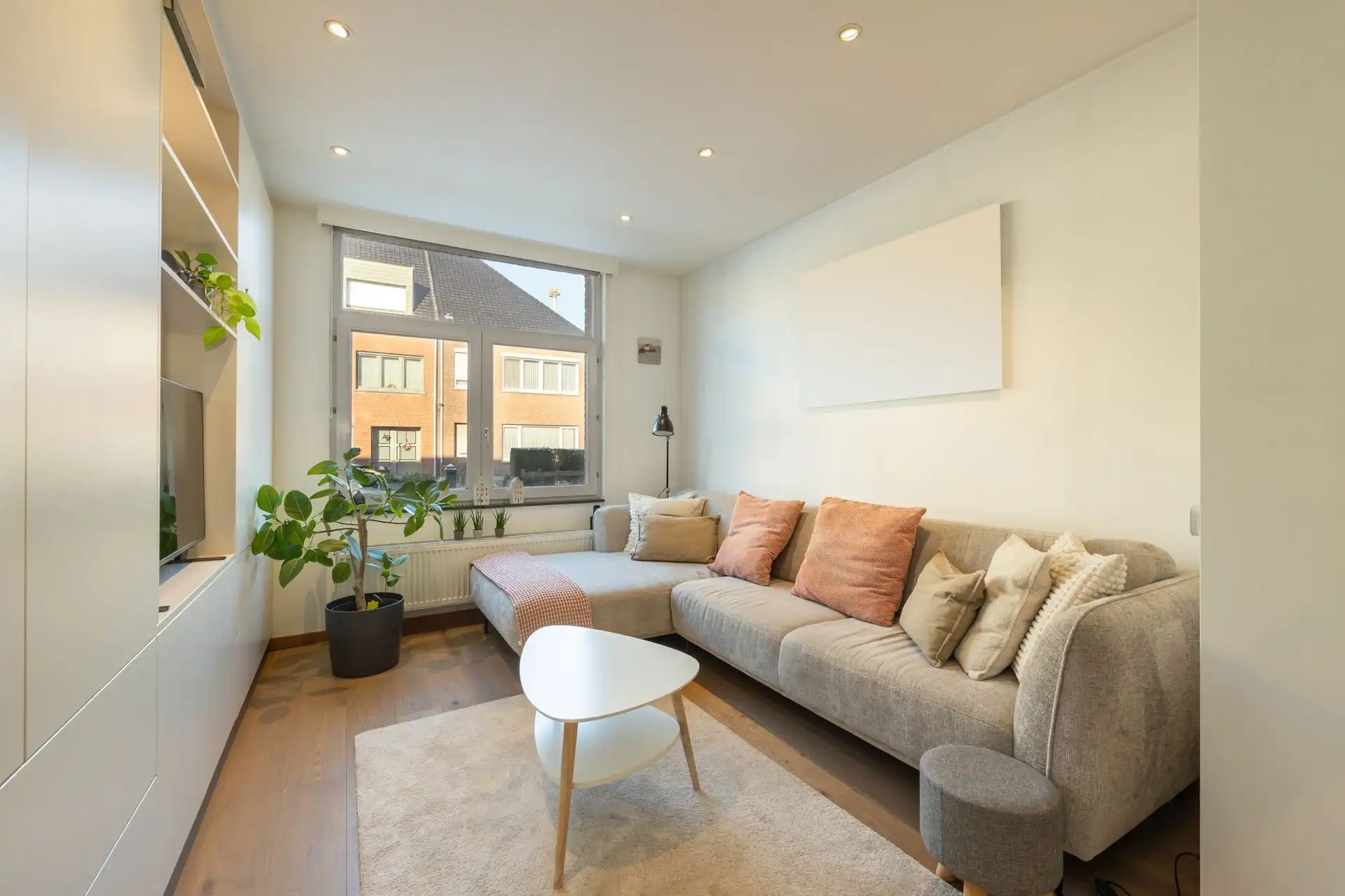 Instapklare eengezinswoning in de gegeerde Koornbloemwijk! foto 9