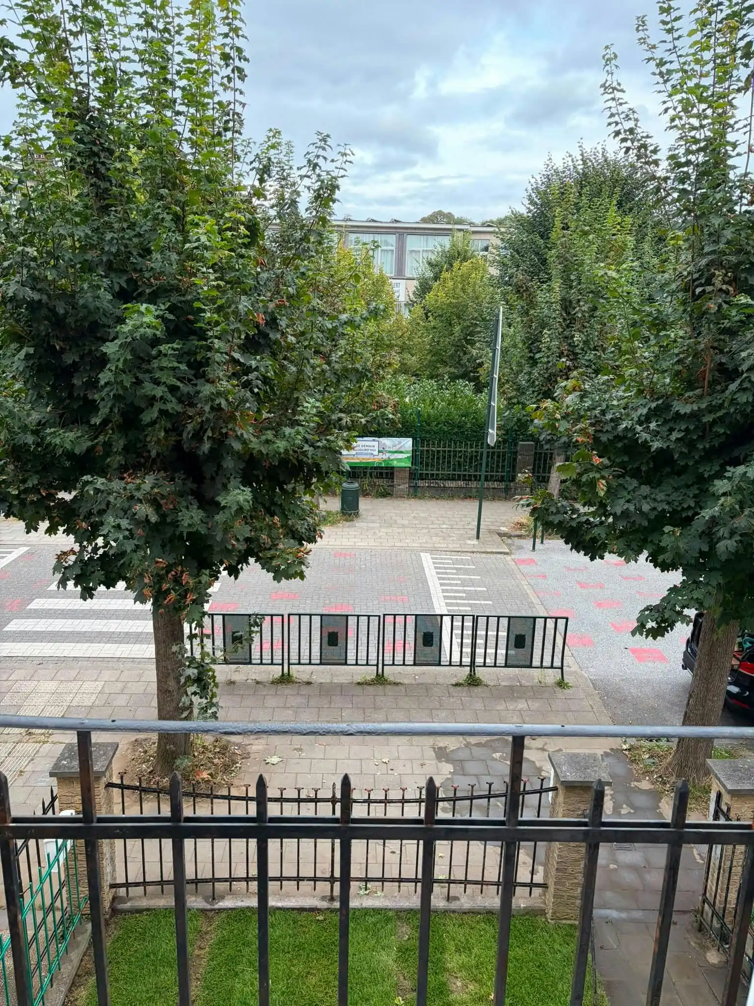 Opbrengsteigendom met drie entiteiten te koop in Laken foto 38