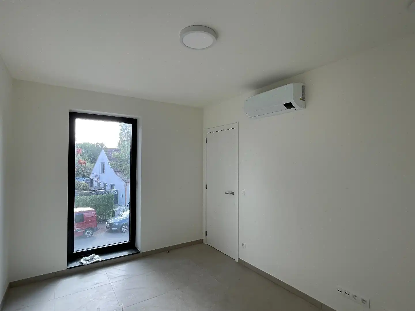 Nieuwbouwwoning met 3 slaapkamers inpandige garage , terras en tuin  foto 26