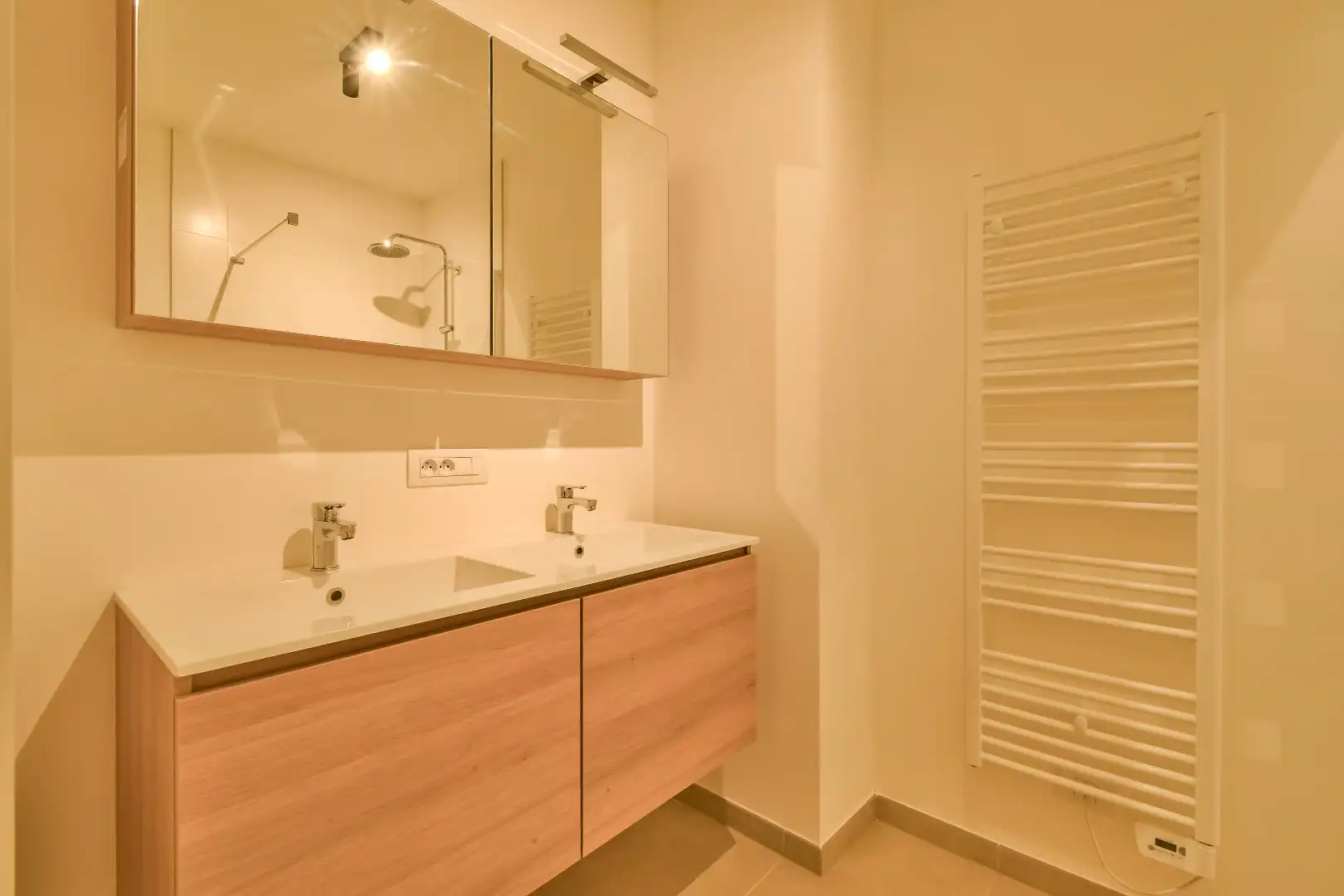 Gelijkvloerse appartement te huur in centrum Torhout! foto 8