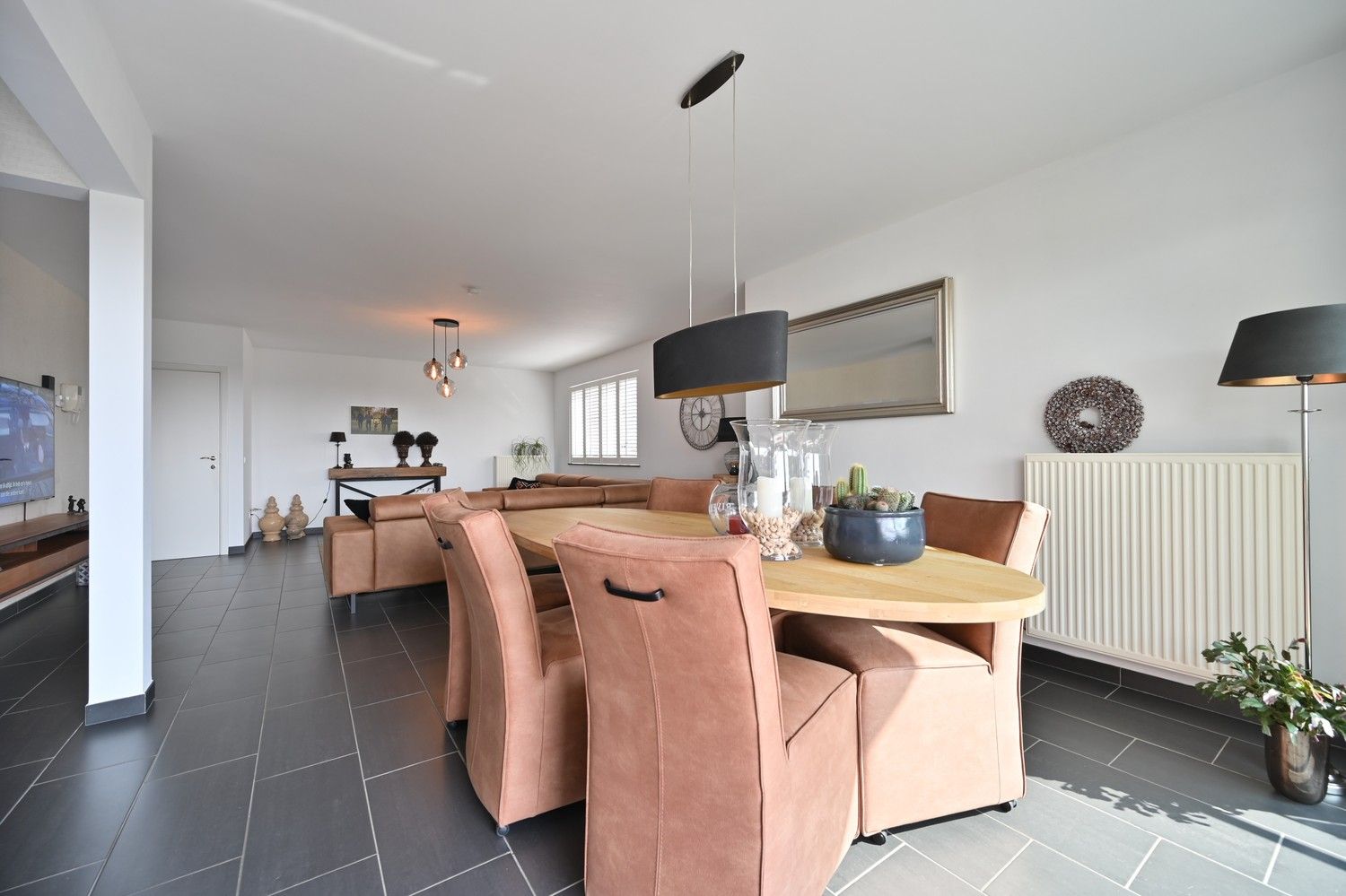 Modern, gelijkvloers hoekappartement van 125 m² met riant zonneterras en garagebox, rustig gelegen in Residentie La Scala te Lanaken-Gellik foto 6