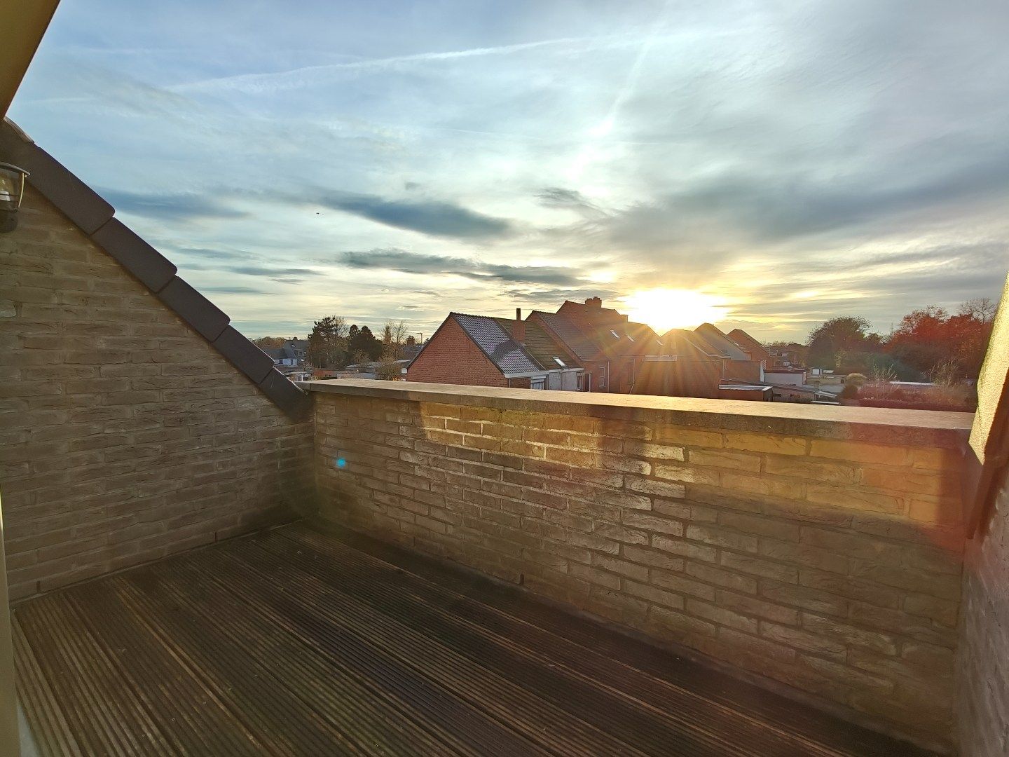 Ruim duplex appartement met terras en autostaanplaats te Lokeren foto 10