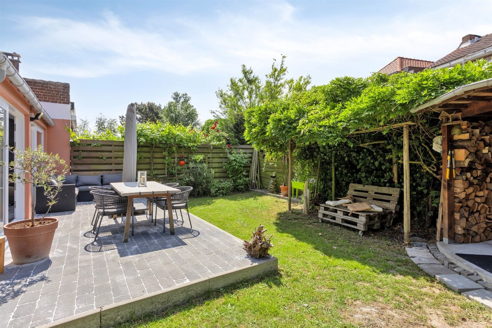 Gerenoveerde woning met 3 kamers en ZW-gerichte tuin foto 11