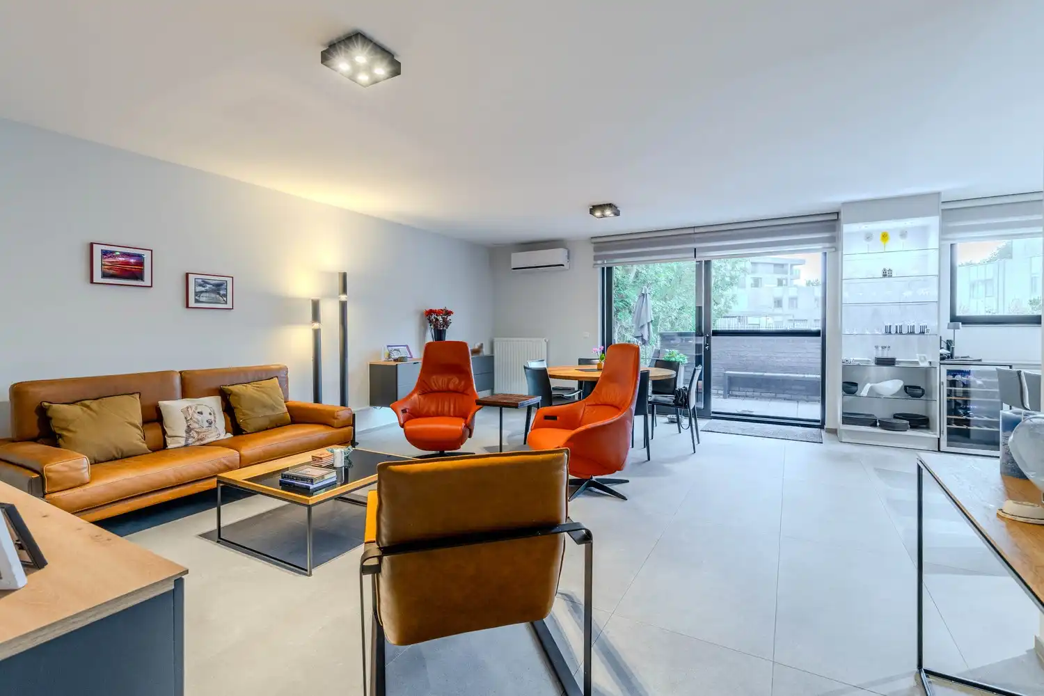 Stijlvol gelijkvloers 2-slaapkamerappartement met 2 badkamers, ruim terras en stadstuin in Lanaken foto 4