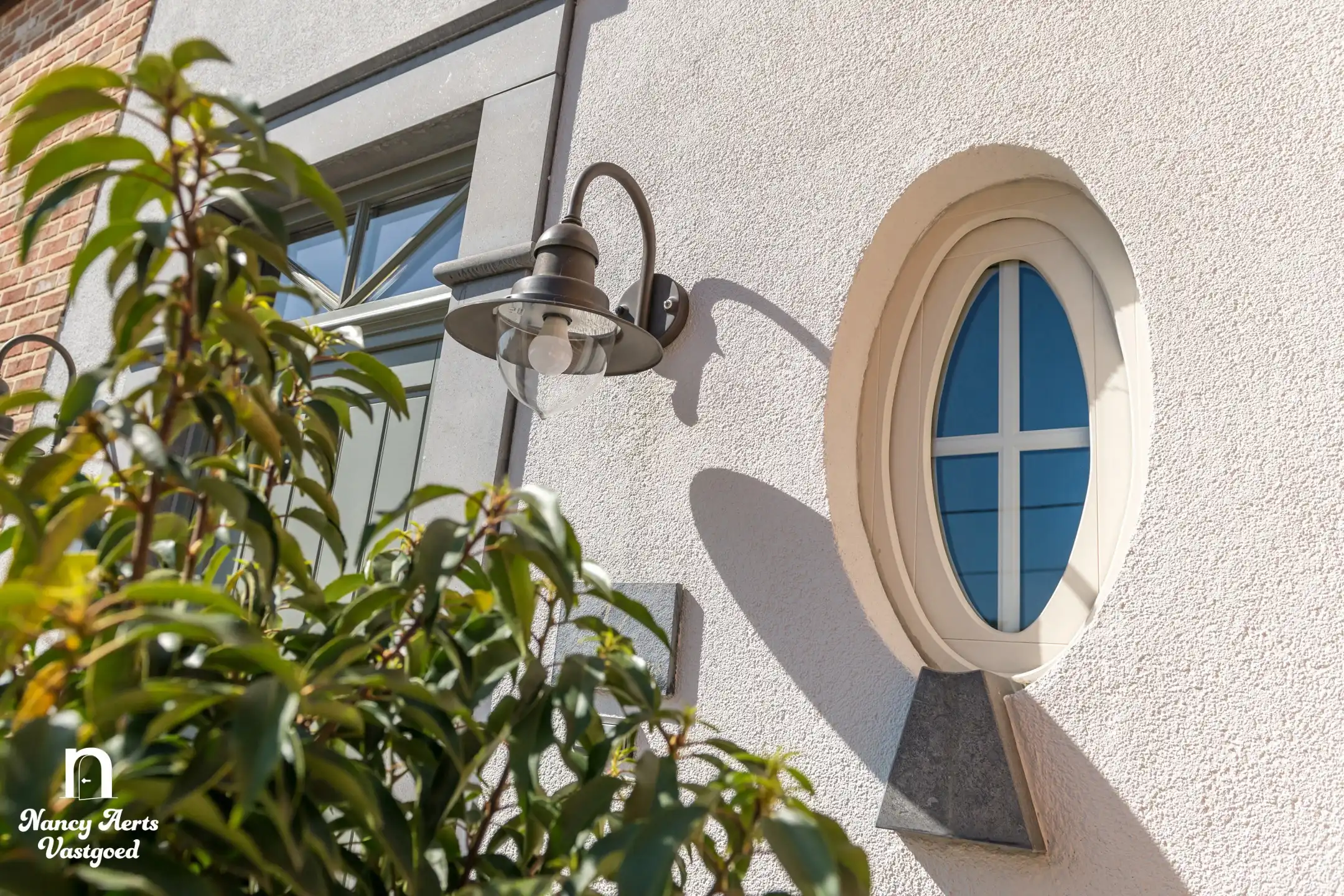 Instapklare woning met goed draaiende kapperszaak aan huis foto 5