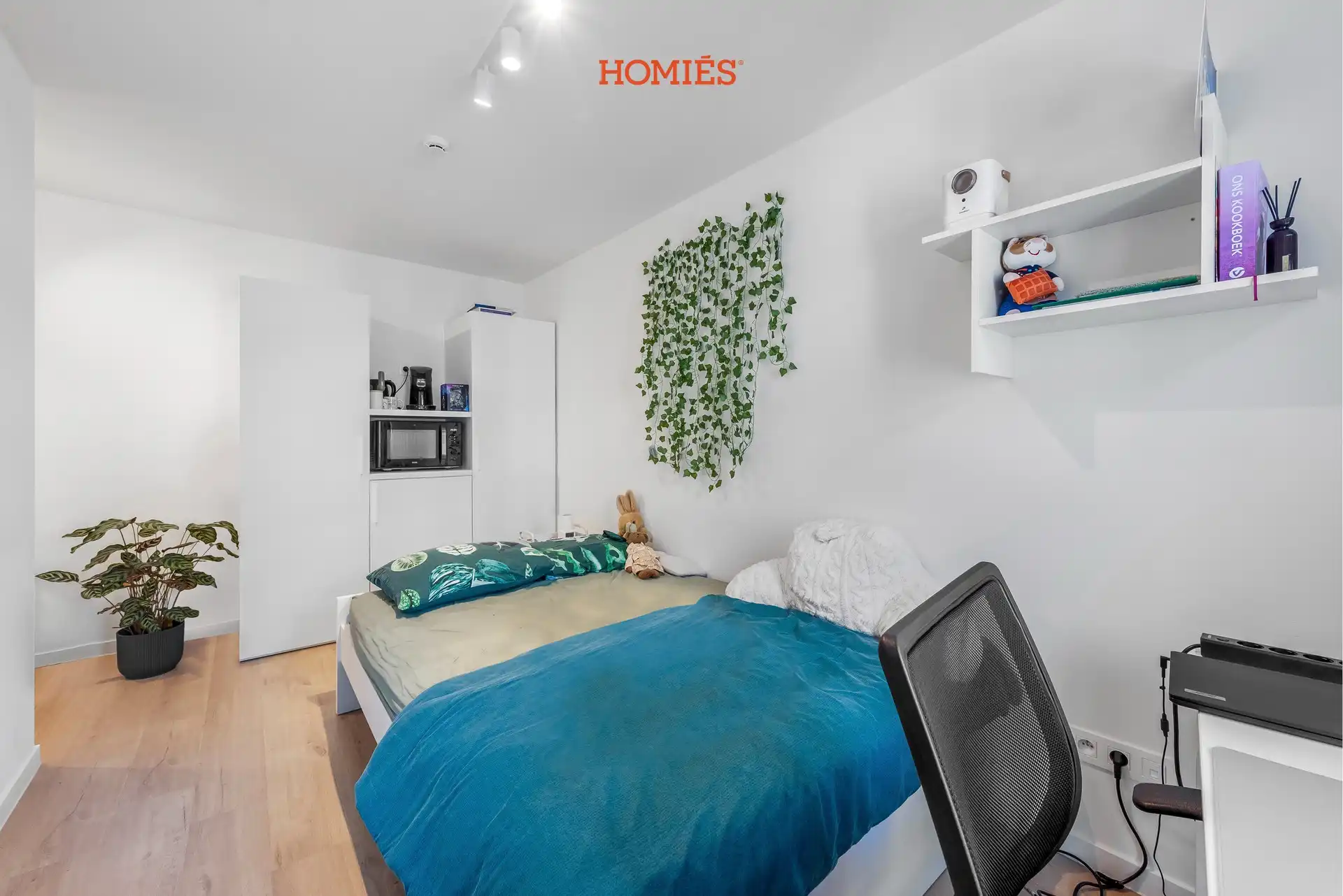 Lichtrijke studentenkamer centrum: ideale opbrengsteigendom foto {{pictureIndex}}