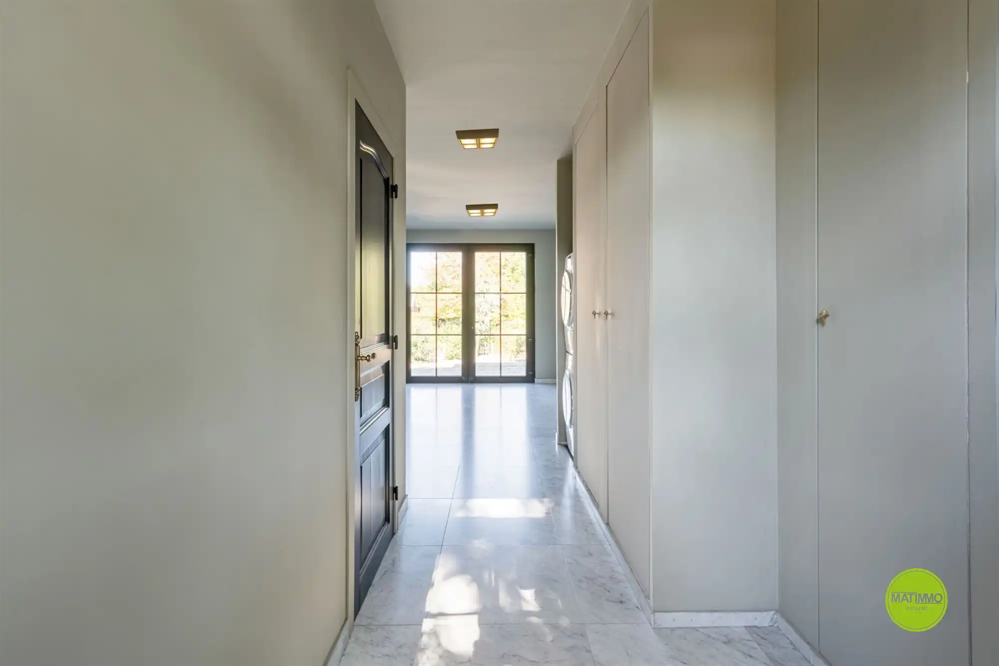 Luxueus gerenoveerde woning met groot stuk grond  foto 21