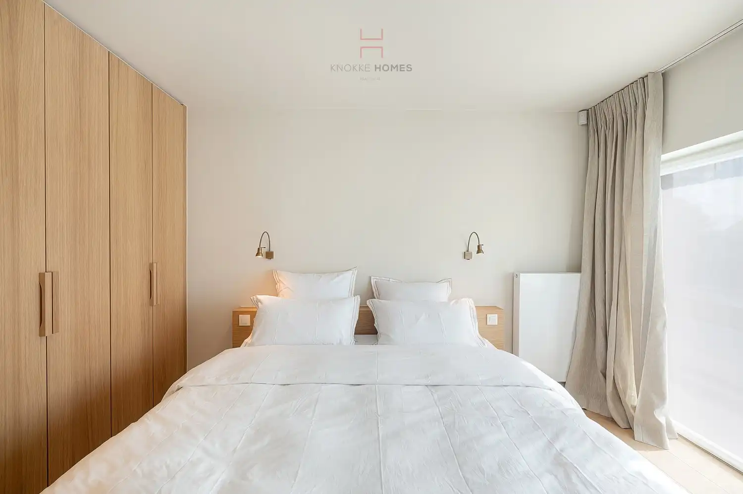 Uitzonderlijk gerenoveerde koppelvilla op topligging in Duinbergen foto 24