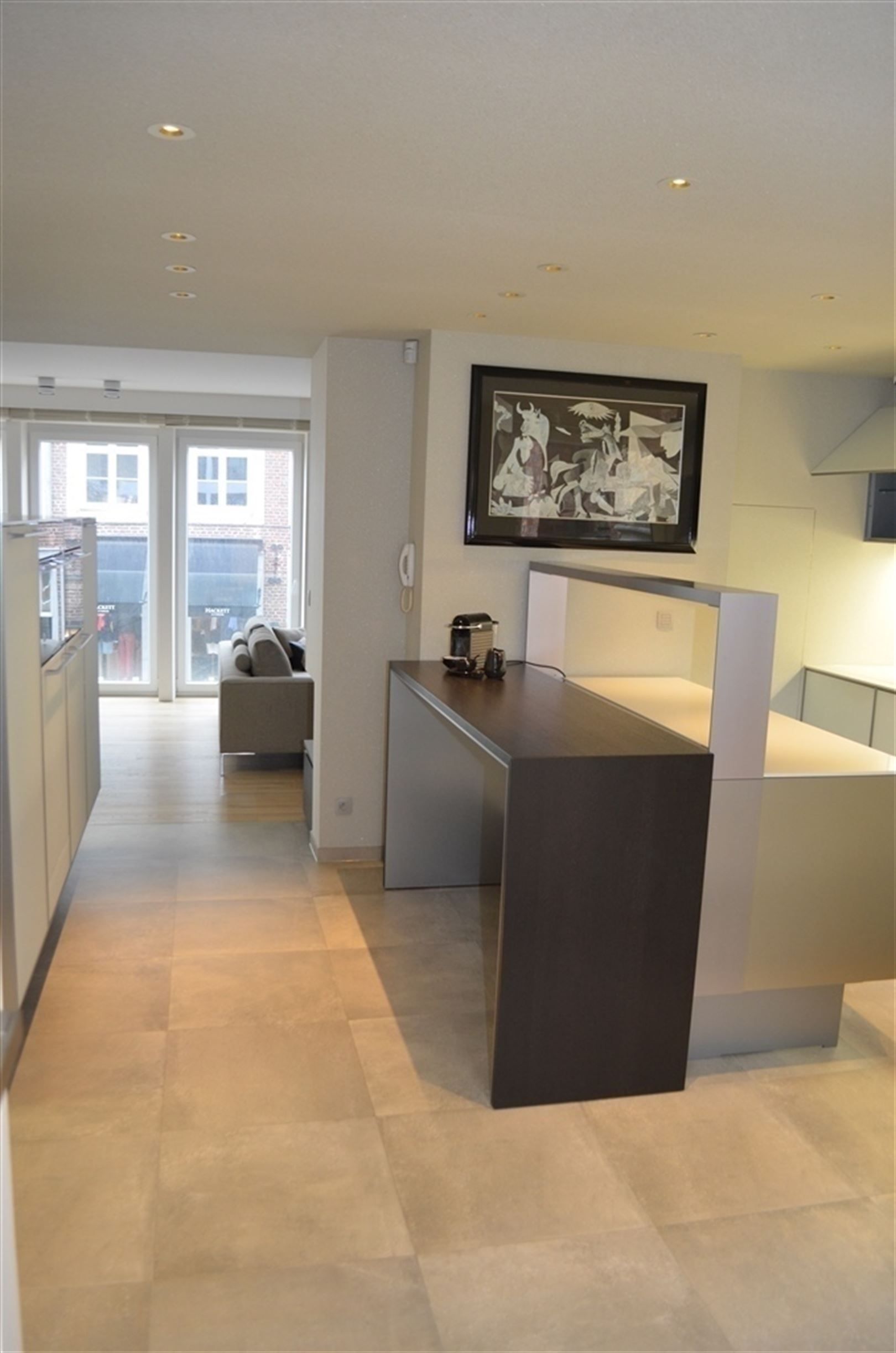 Duplex met ruim terras en garage in de stad foto 12