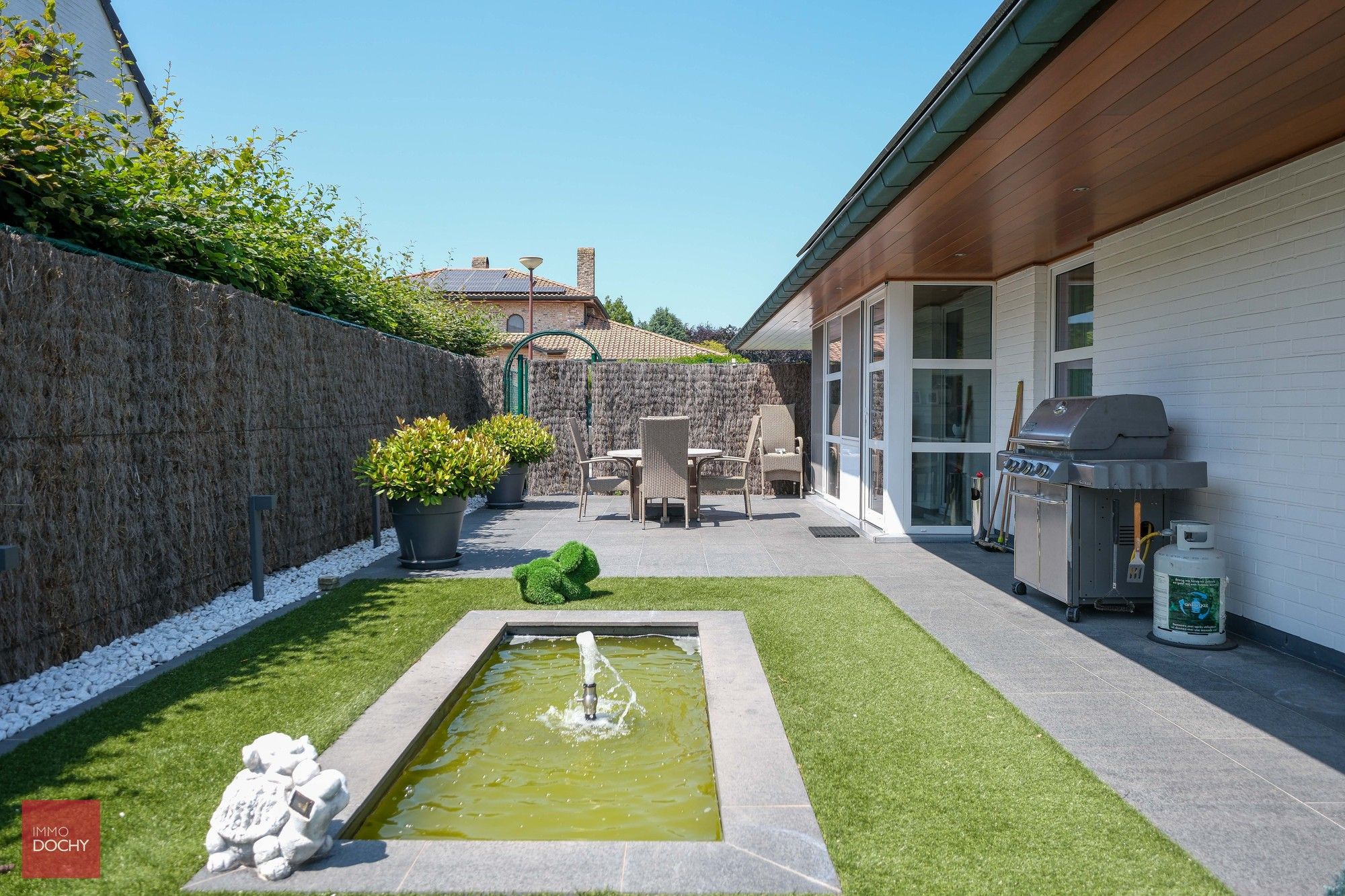 Verzorgde villa met orangerie in doodlopende straat foto 10