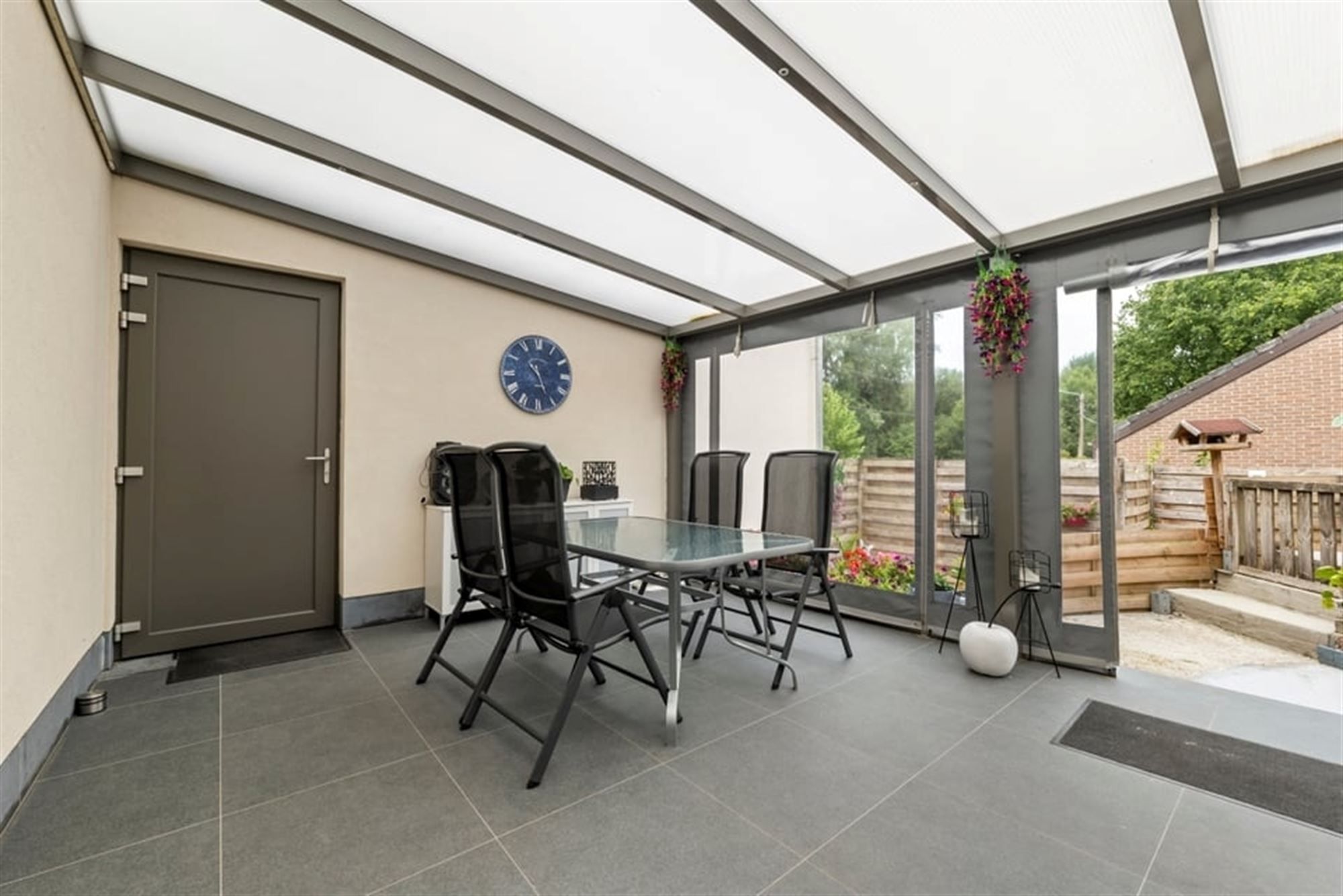 RUIME, INSTAPKLARE OPEN BEBOUWING MET PRACHTIGE TERRASSEN OP EEN RUSTIGE LOCATIE foto 11