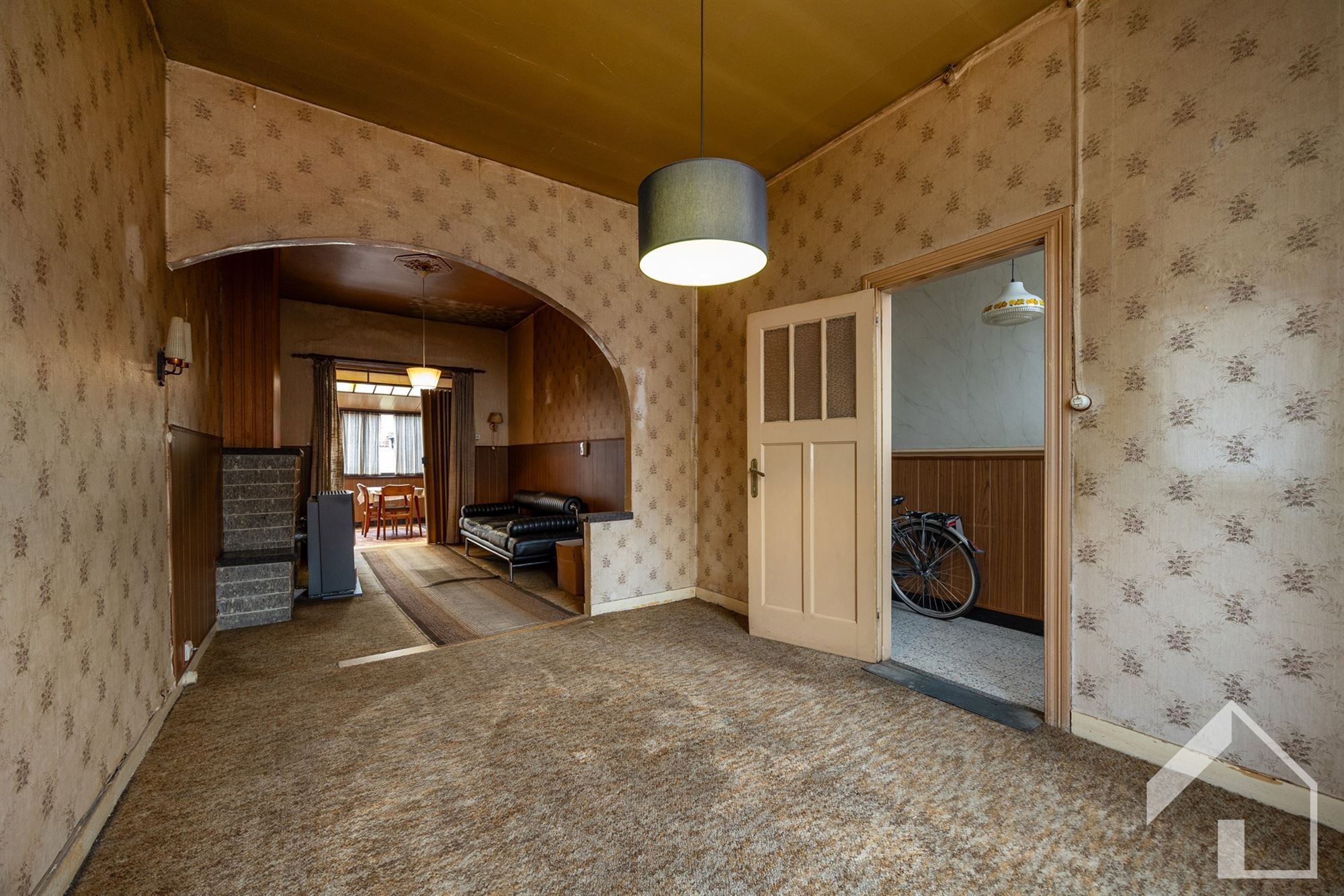 Te renoveren woning in een rustige wijk foto 3