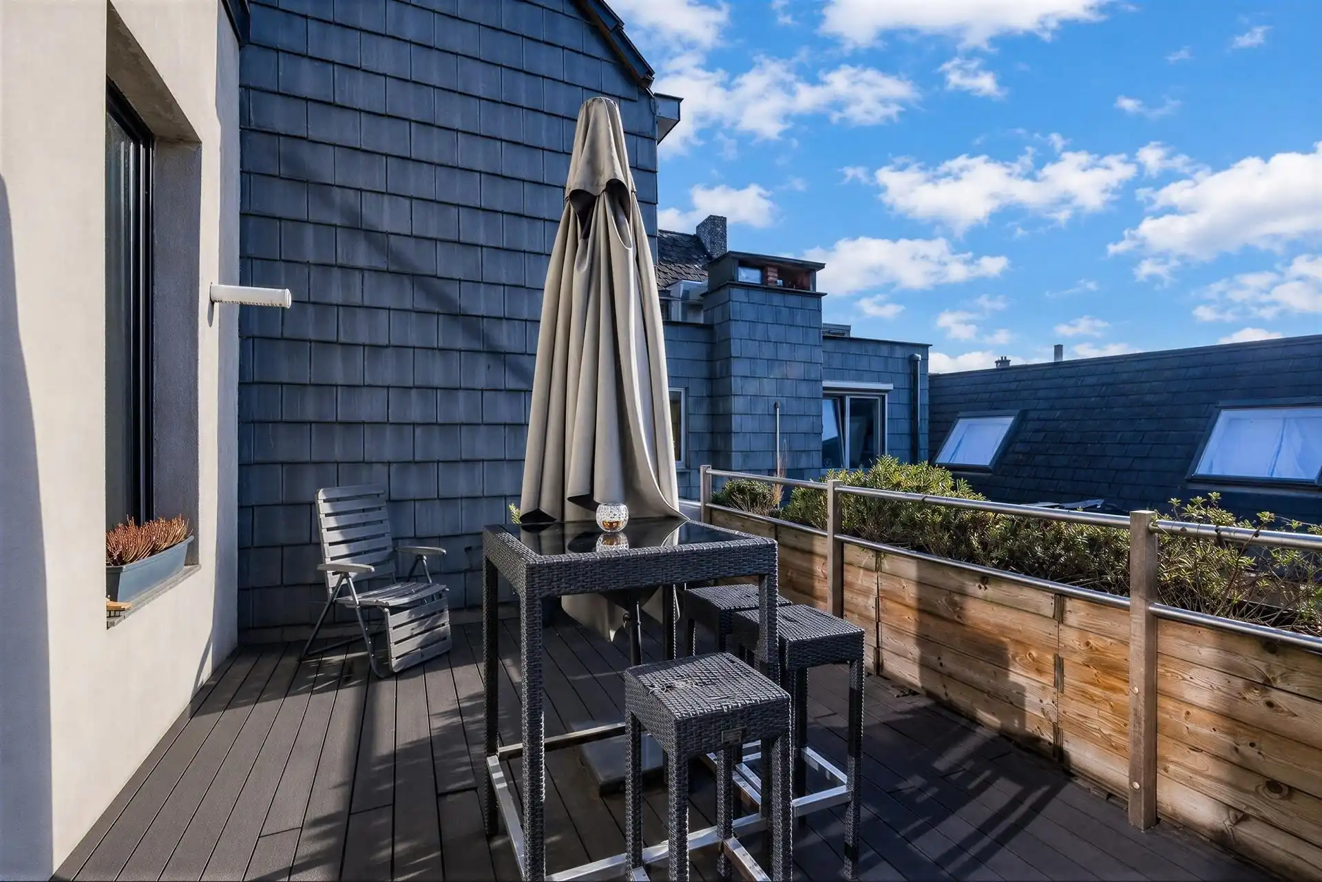 Stijlvol handelspand met kwalitatieve afwerking en charmant appartement met terras foto 35