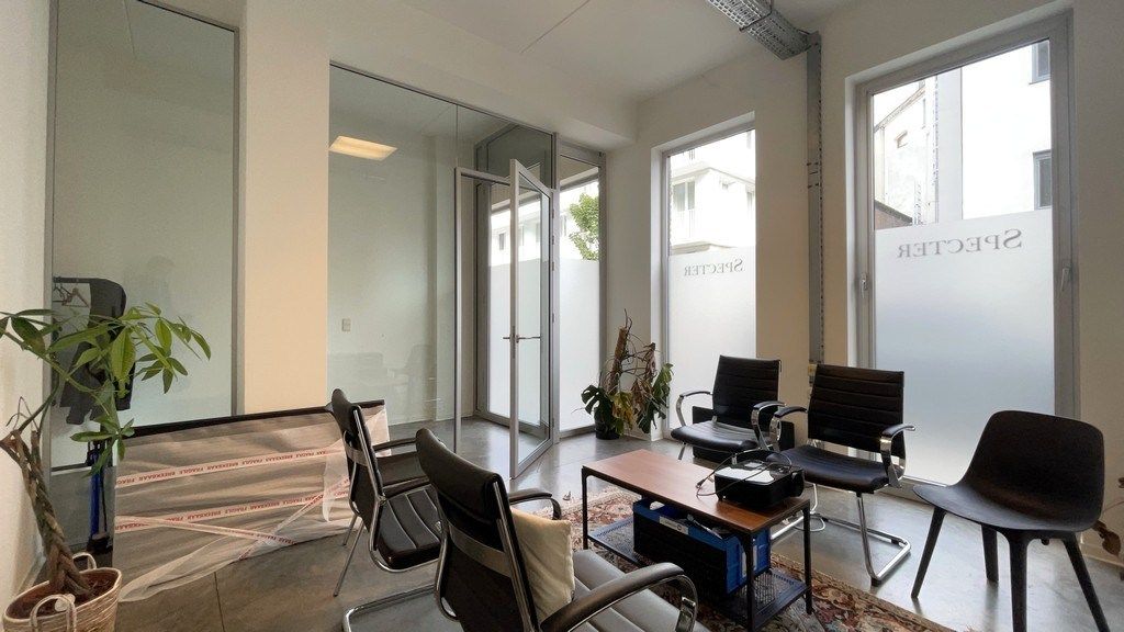 Gelijkvloers kantoor te huur aan het Zuid in Antwerpen foto 3