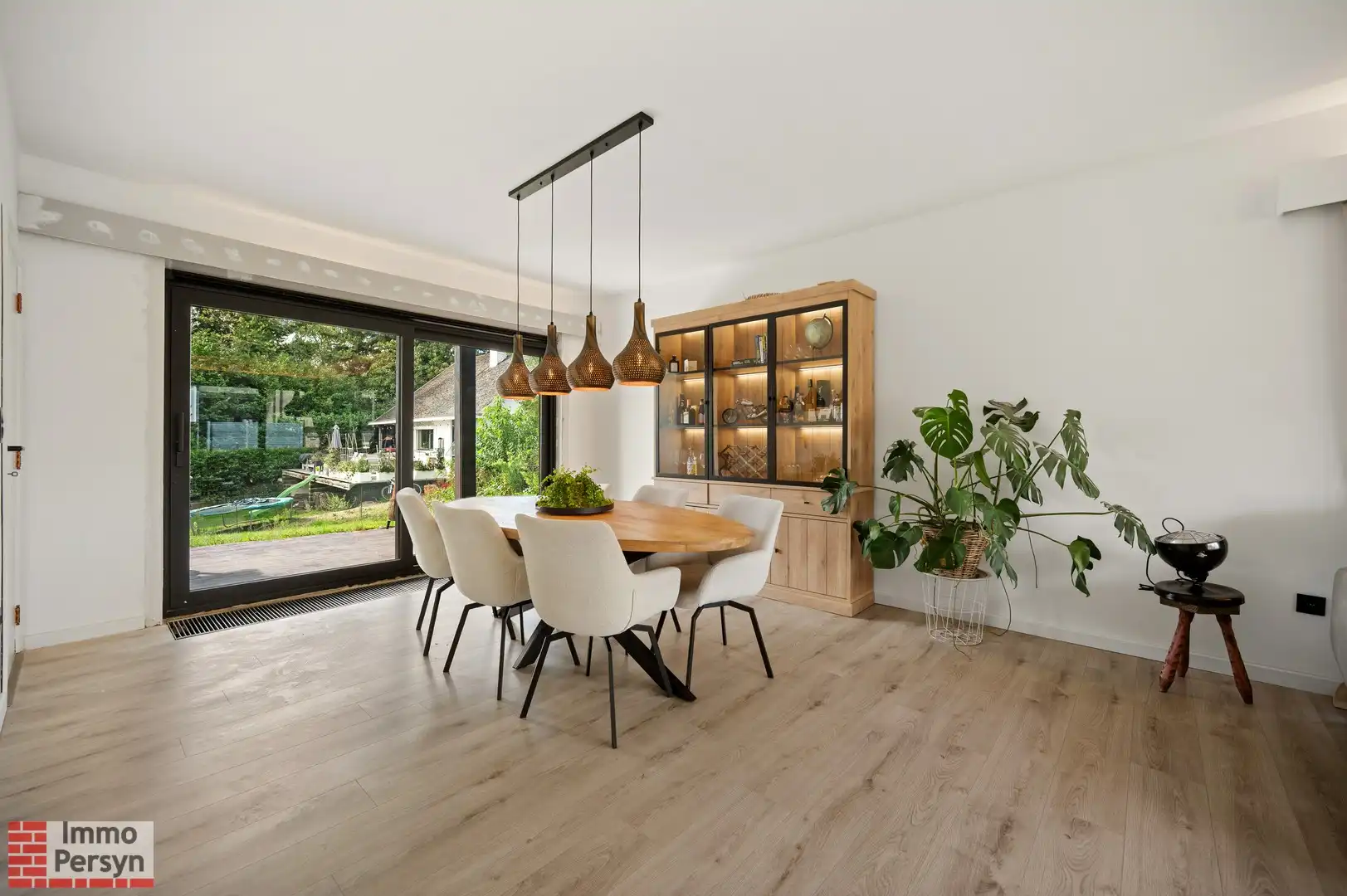 Ruime gelijkvloerse woning OB gelegen in een rustige wijk foto 6