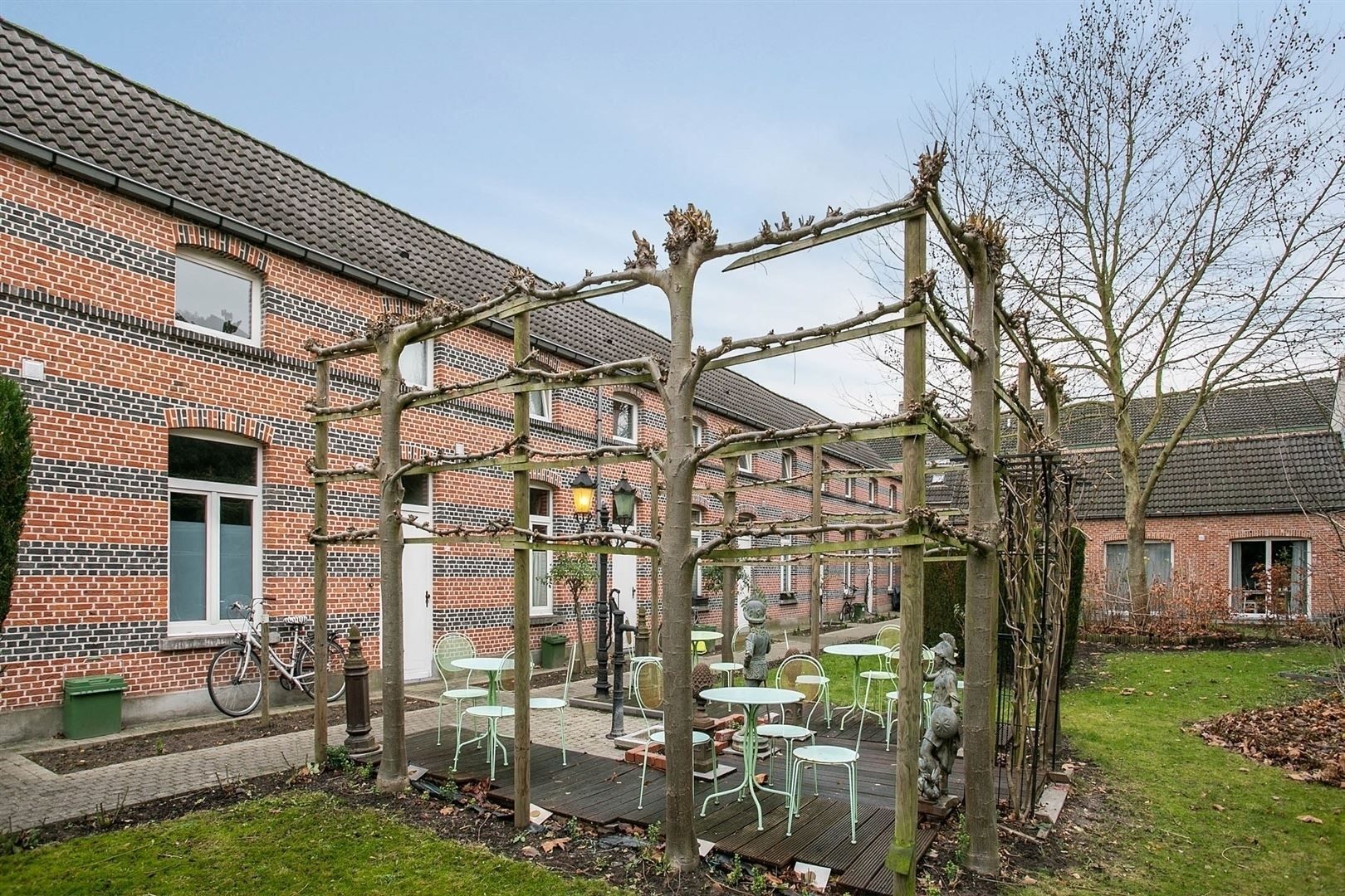 Sympathieke woning in een oase van rust middenin centrum  foto 13