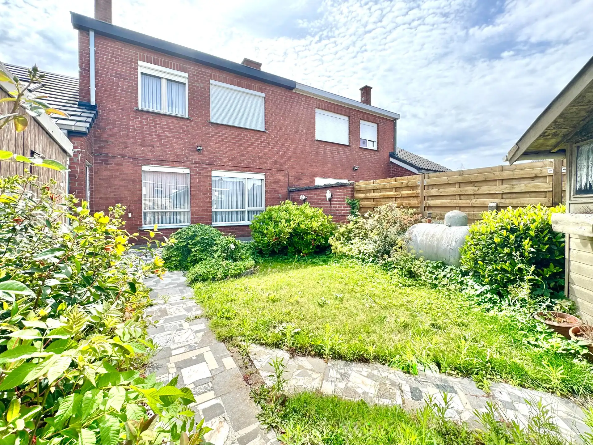 Hoofdfoto van de publicatie: WONING | 4 KAMERS | TUIN| GARAGE | 157 M²
