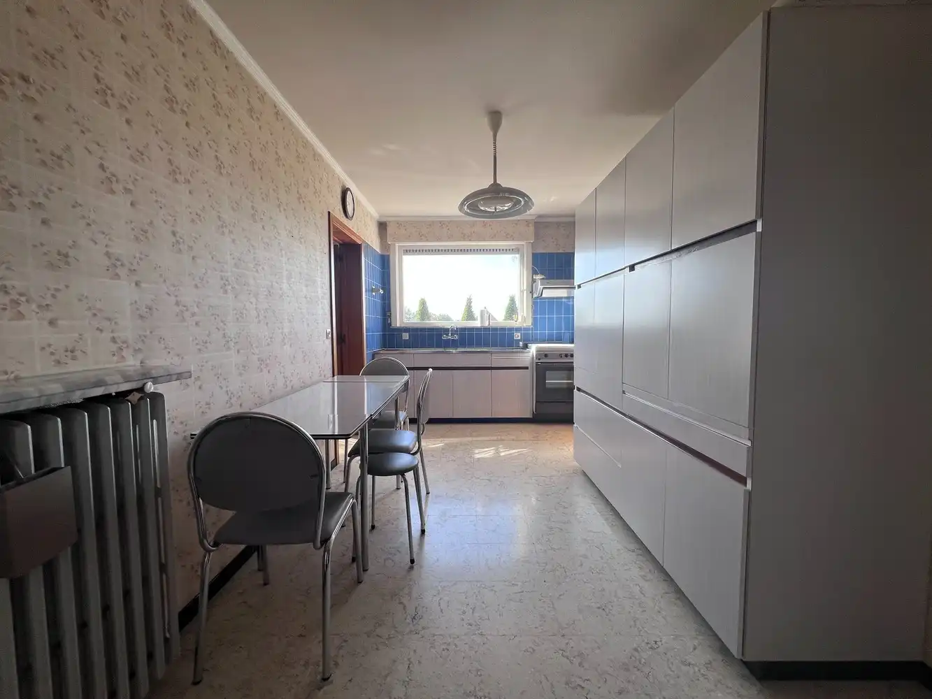 Rustig gelegen woning met 3 slaapkamers en garage. foto 4