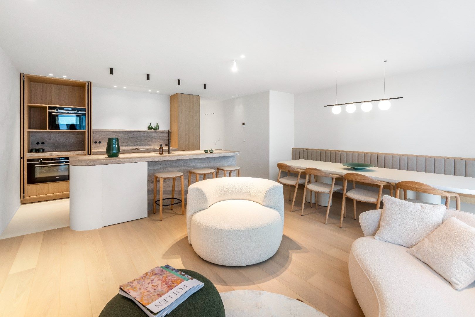 Appartement met zijdelings zeezicht gelegen tussen het Driehoeksplein en het Albertplein in het Zoute. foto 6