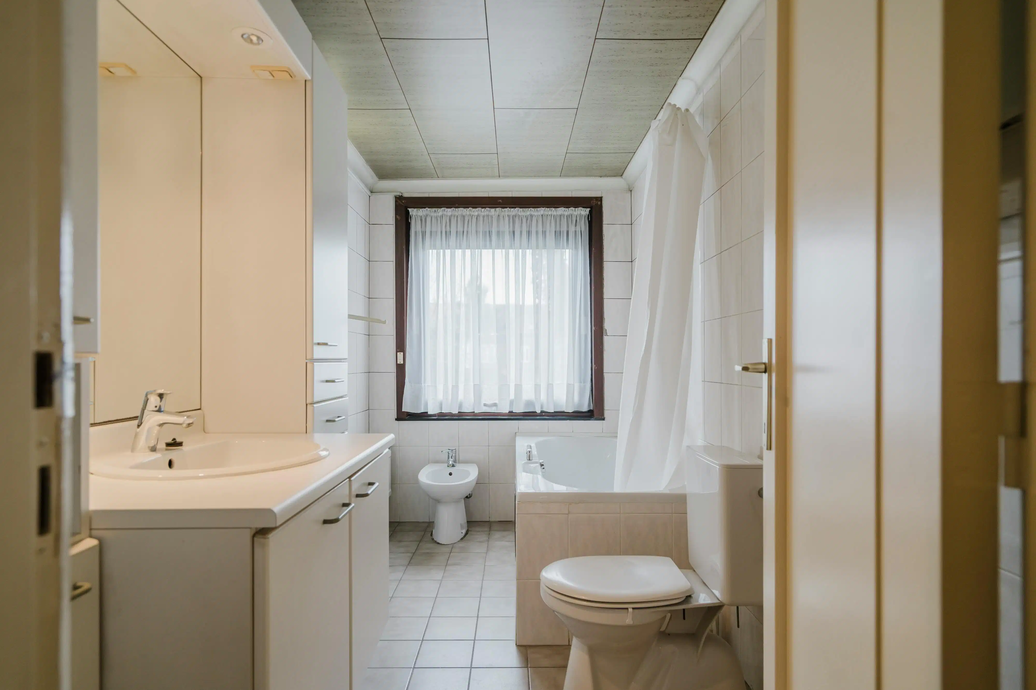 Bel-etage met inpandige garage op toplocatie in Kortrijk foto 10