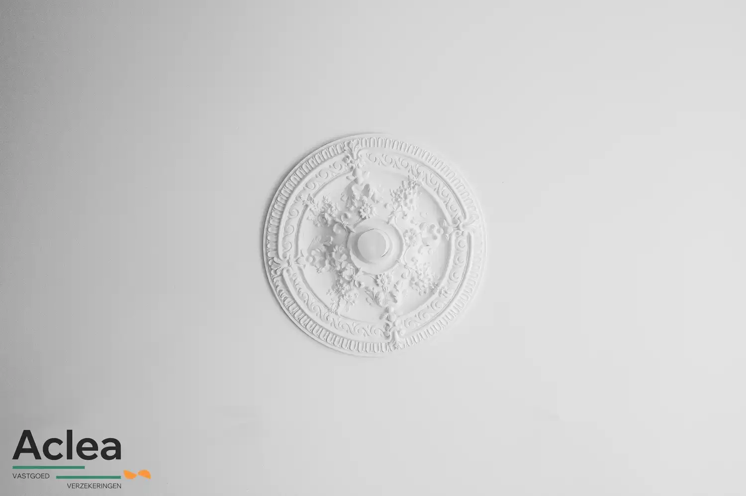 Karaktervolle burgerwoning in eclectische stijl in centrum Eeklo foto 3