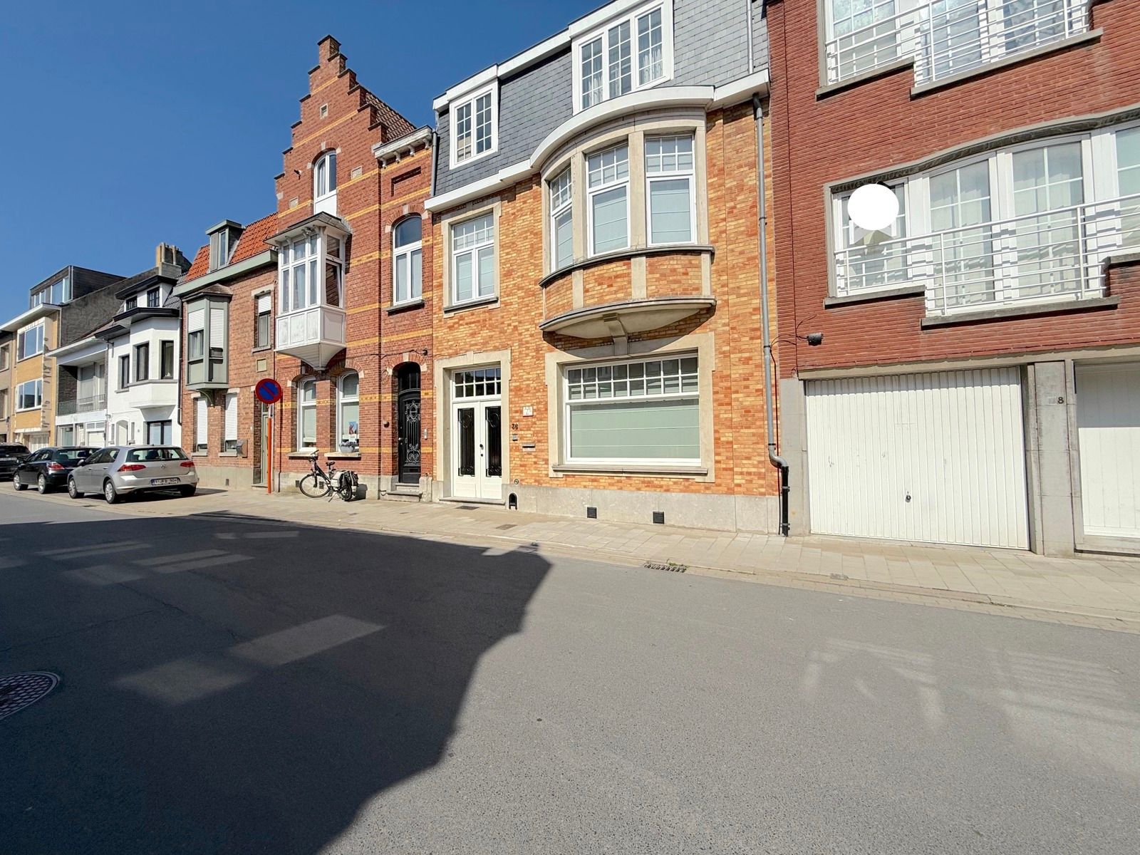 Burgerwoning met 5 slps en tuin op 5 min van centrum Brugge foto {{pictureIndex}}