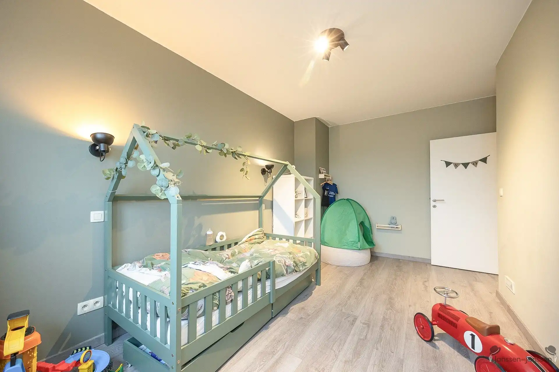 Mooi afgewerkte en ruime energiezuinige woning  foto 18