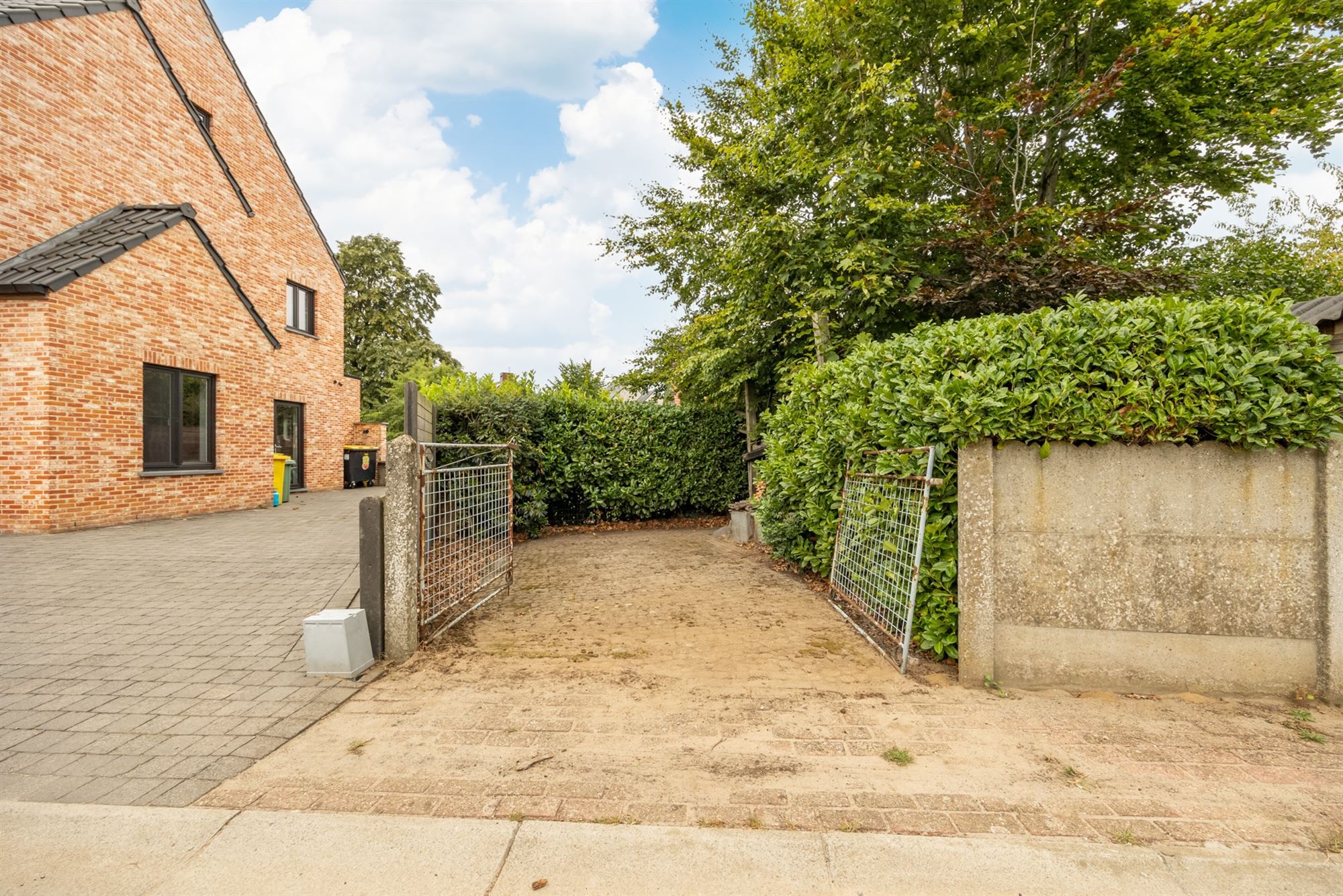 Lichtrijk op te frissen woning op 11a60ca foto 36