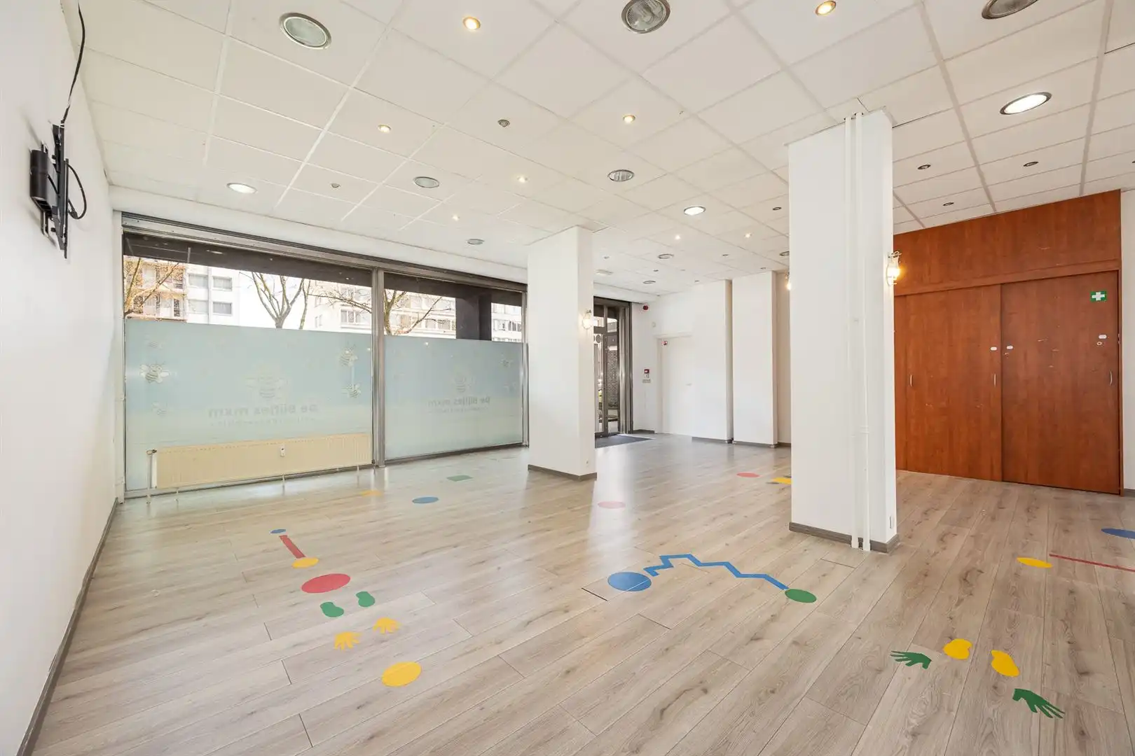 Veelzijdige commerciële ruimte met privé parkeerplaatsen  foto 5