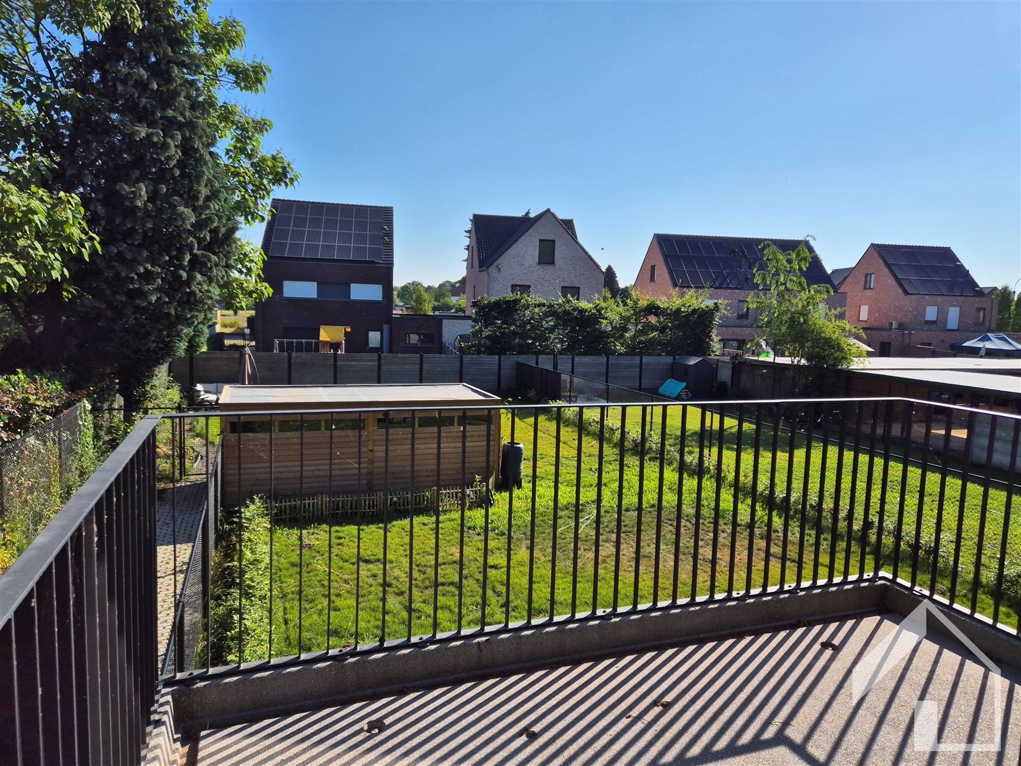 Nieuwbouwappartement op 1e verdieping met lift, 2 slaapkamers, autostaanplaats en kelder foto 12