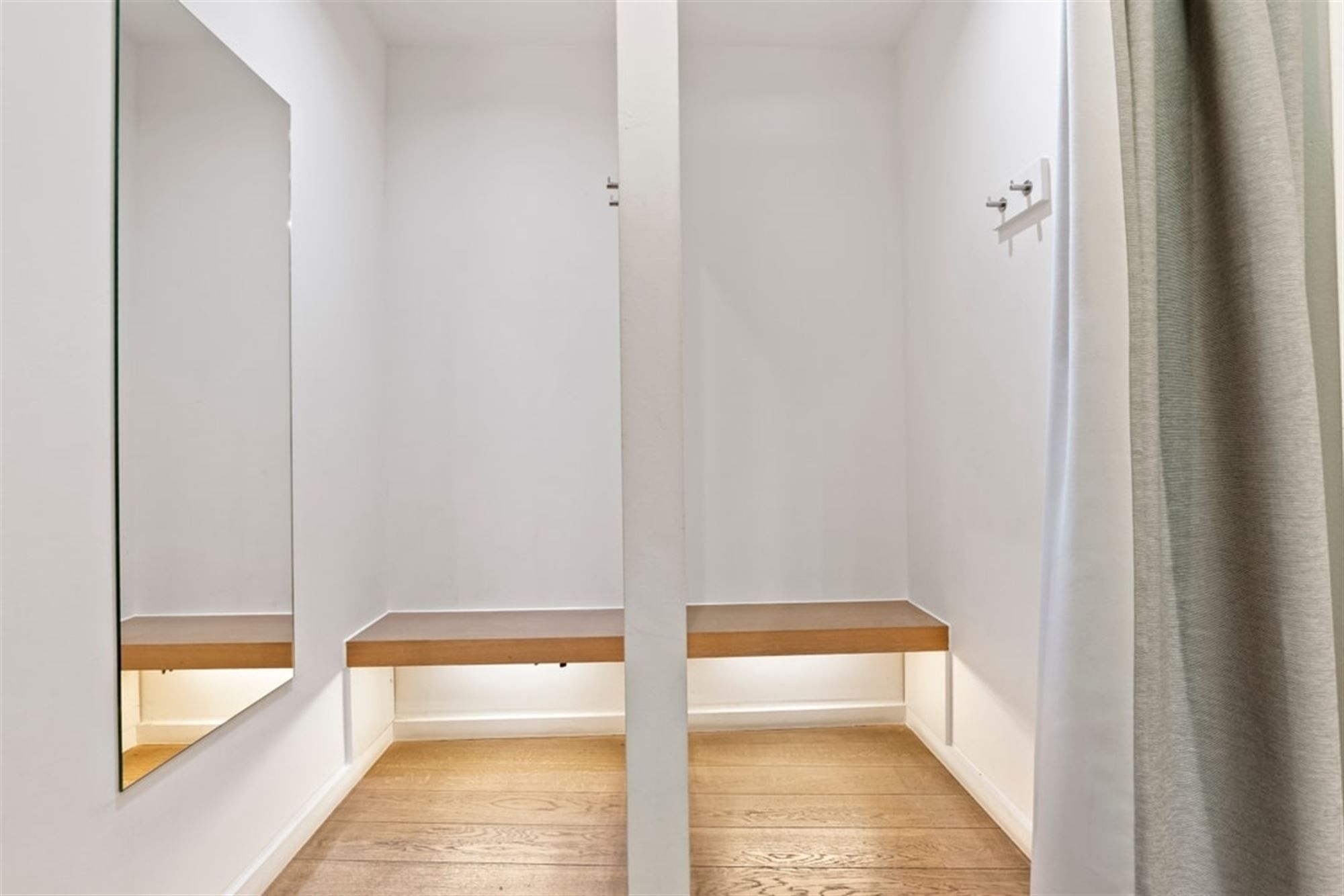HANDELSRUIMTE TE HUUR MIDDEN IN HET STADSCENTRUM VAN SINT-TRUIDEN  foto 18