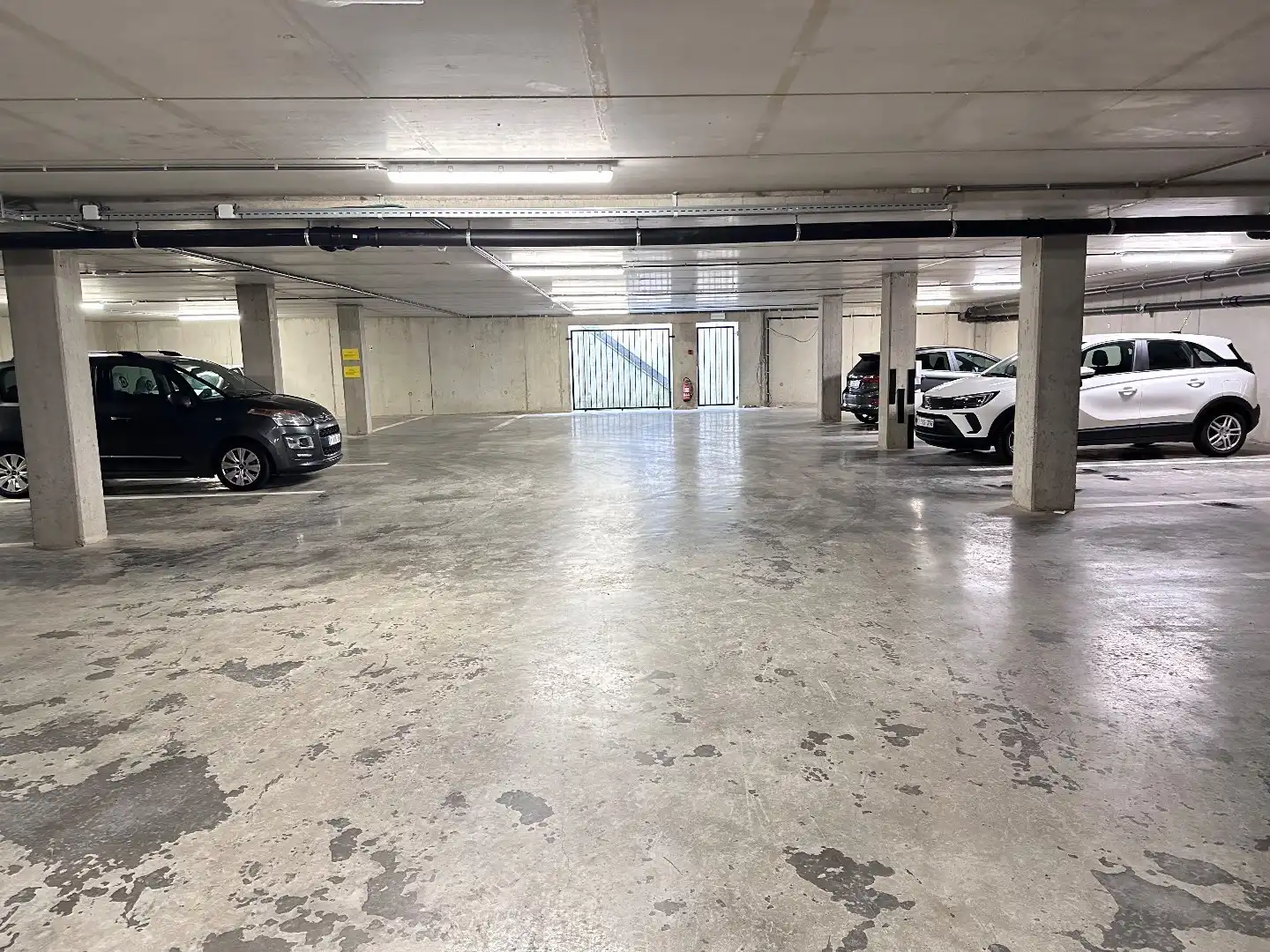 Veilige parkeerplaats beschikbaar in ondergrondse garage in Tongeren  foto 3