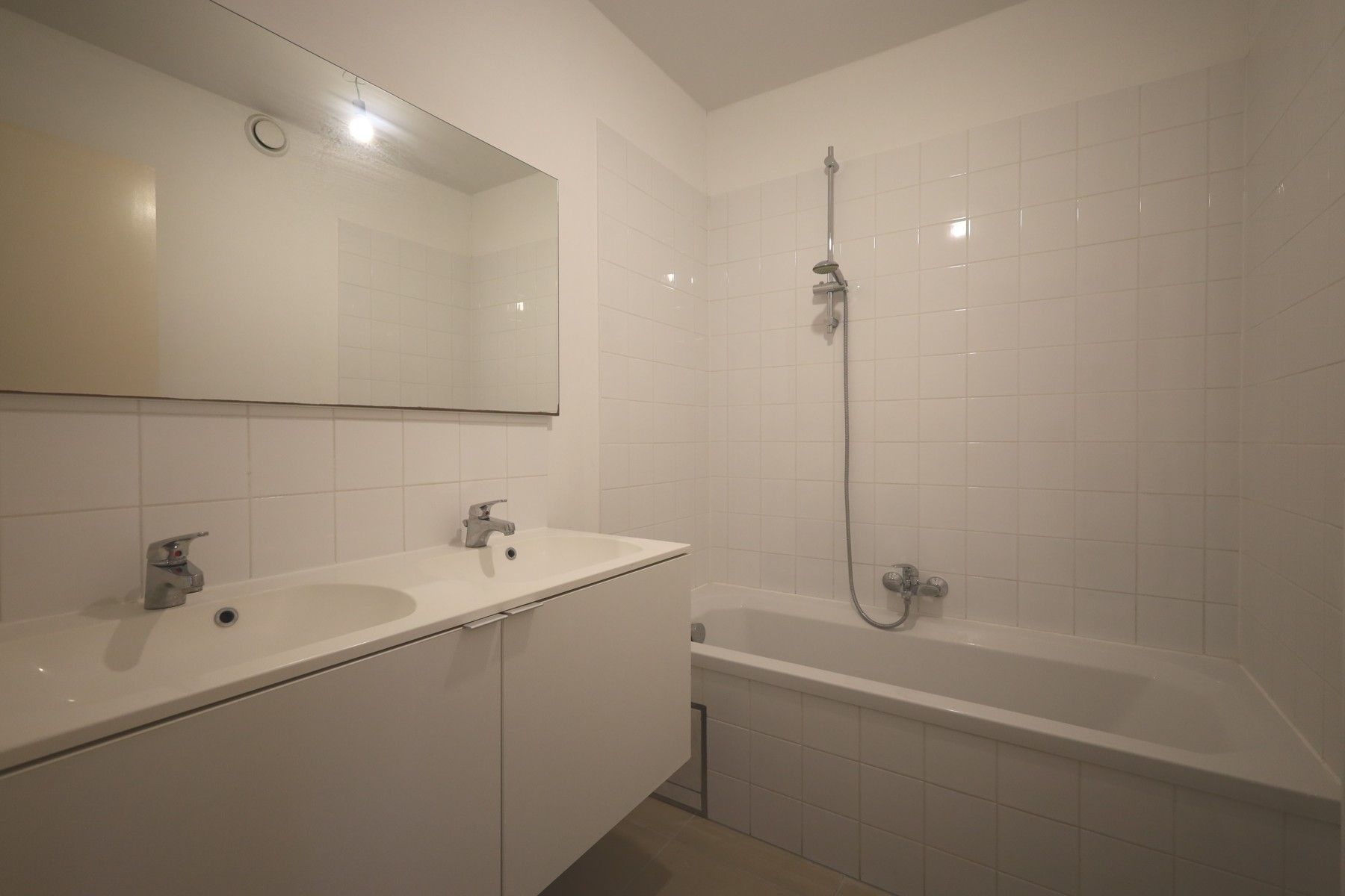 Lichtrijk appartement met terras foto 3