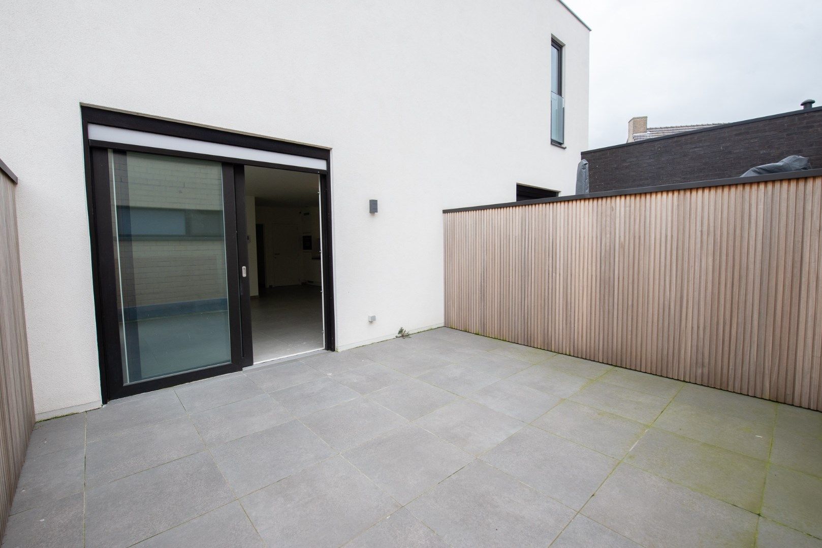 Gelijkvloers assistentie appartement met 2 slaapkamers, groot terras met autostaanplaats foto 6