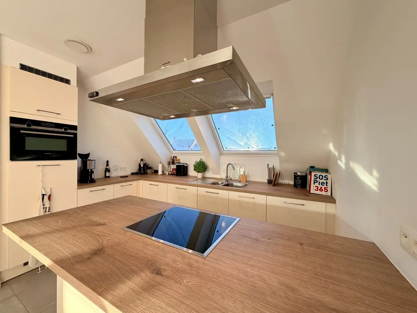 Recent 2-slaapkamerappartement met garage te Tielt! foto 6