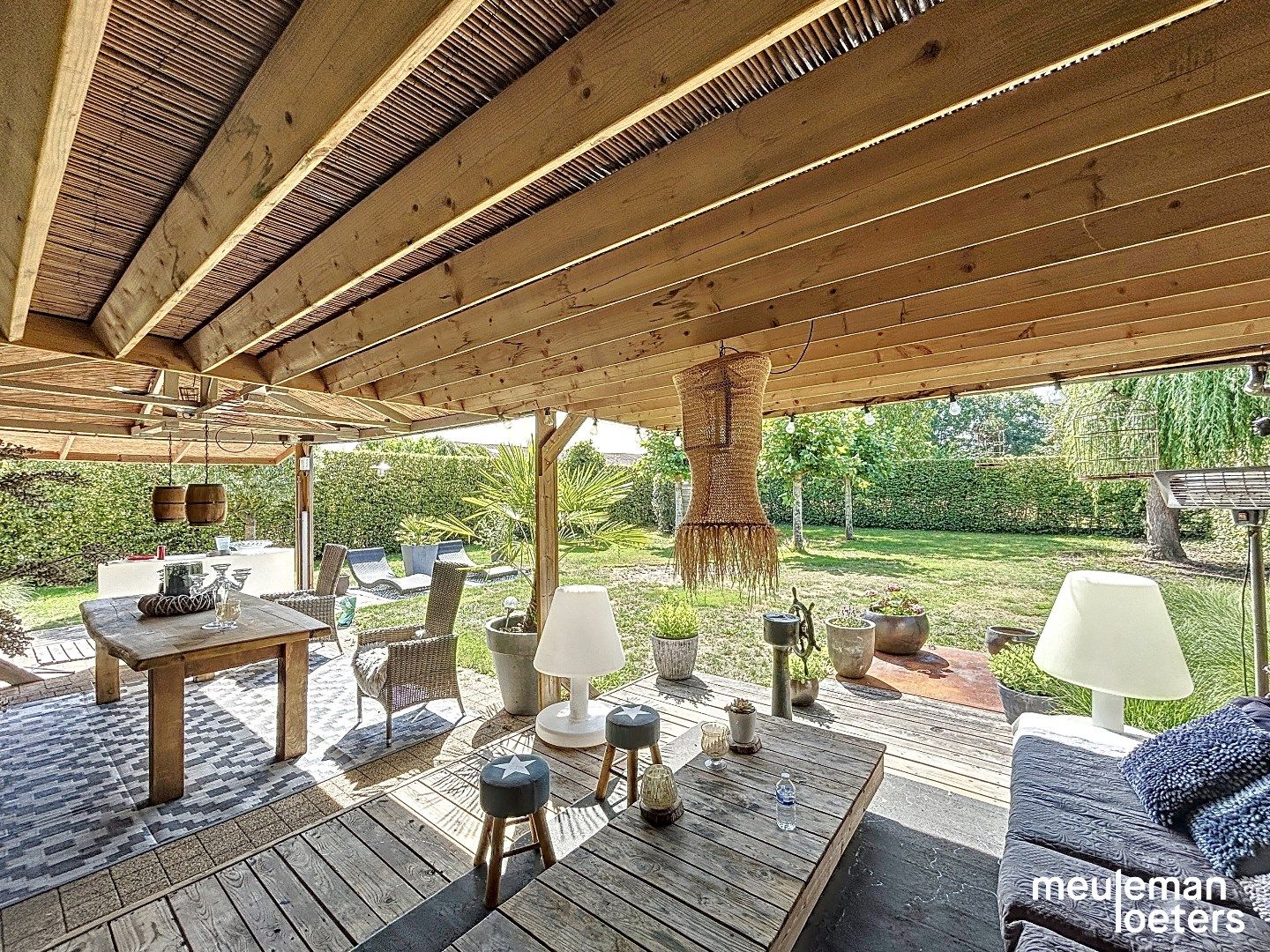Ruime eigentijdse  villa met zuidgerichte tuin nabij centrum foto 4