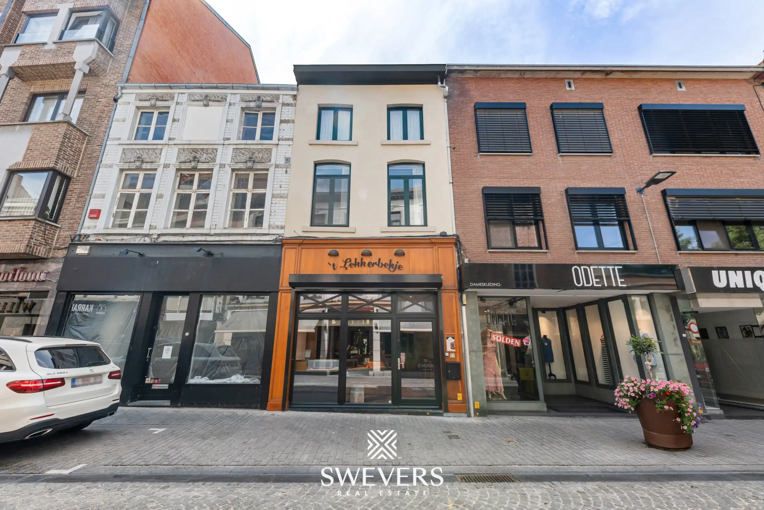 Instapklaar handelshuis op toplocatie met een oppervlakte van 272m2 foto 44