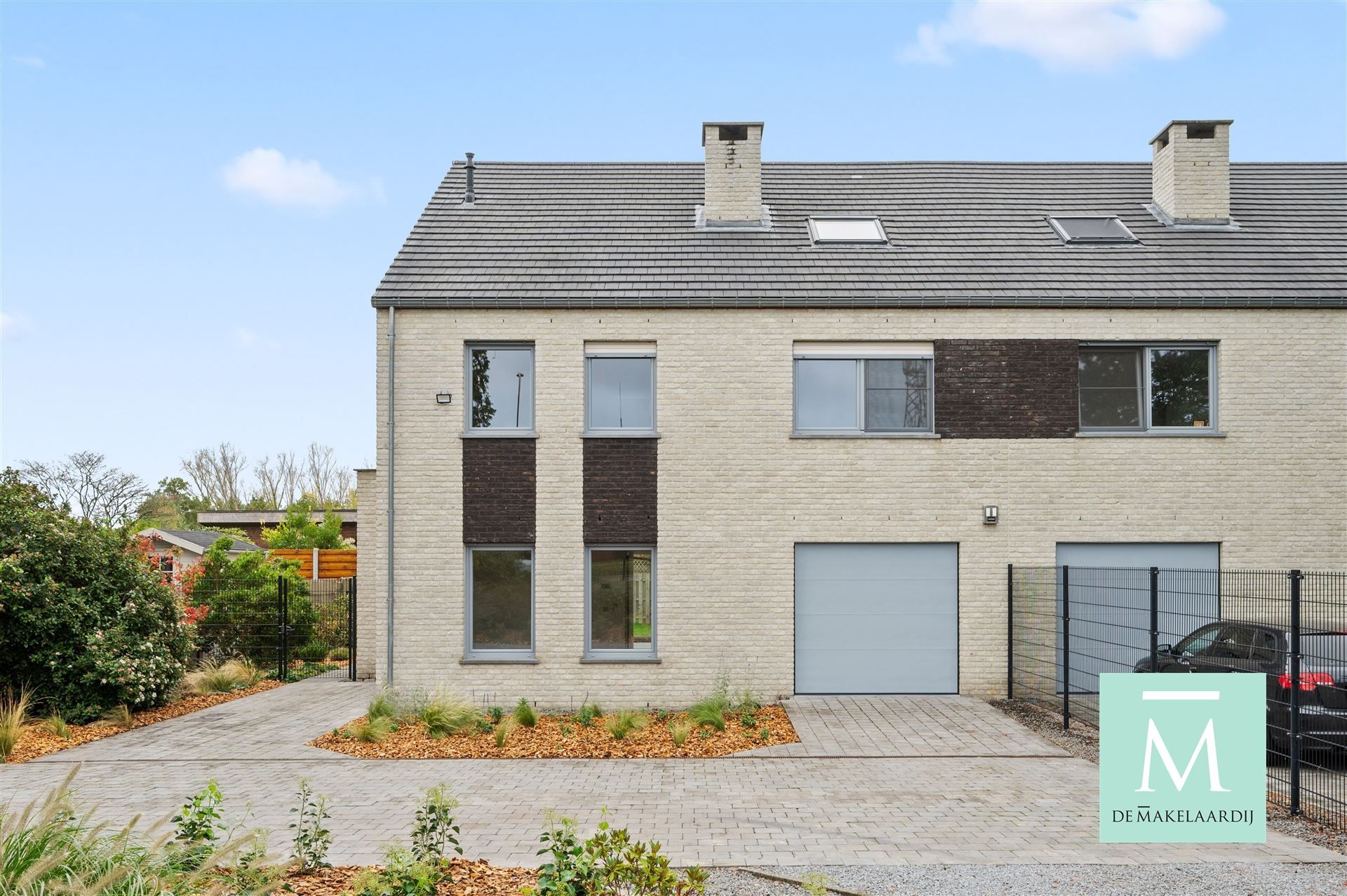 Prachtige halfopen woning aan de Vaart op de grens Zemst en Mechelen! foto {{pictureIndex}}