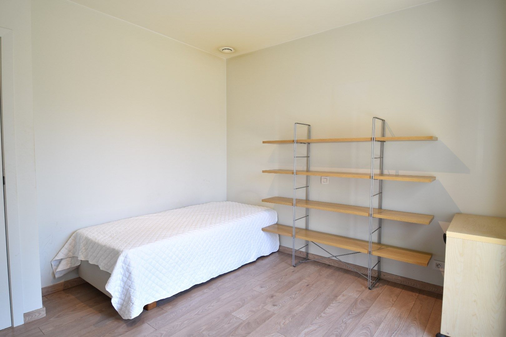 Recent 1-slaapkamerappartement (BJ 2017) met autostaanplaats te koop in een groene omgeving te Heule foto 8