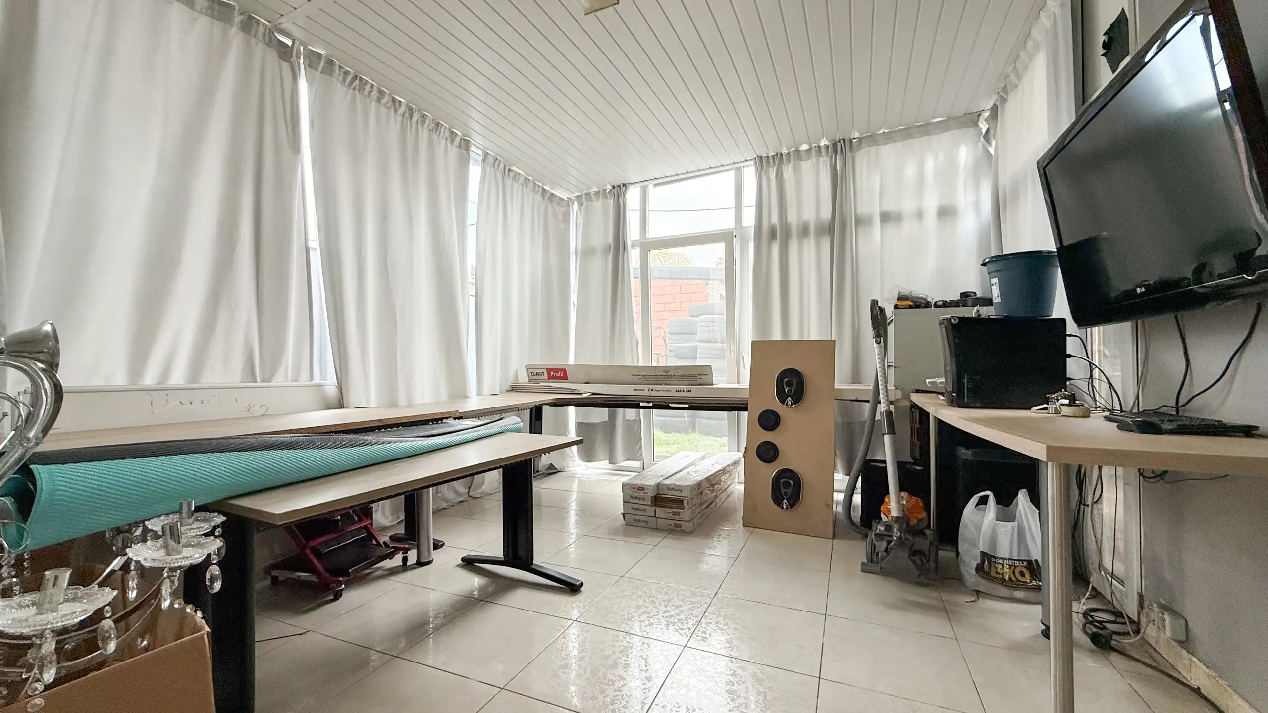 Instapklare vernieuwde woning van 170m² met 3slpks! foto 10