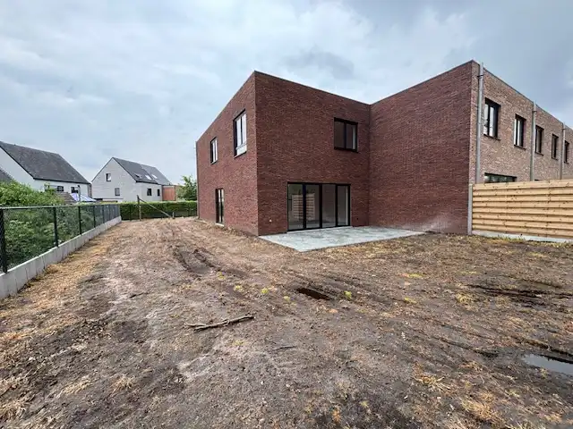 VOLLEDIG AFGEWERKTE ENERGIEZUINIGE NIEUWBOUWWONING OP 616m² foto 3