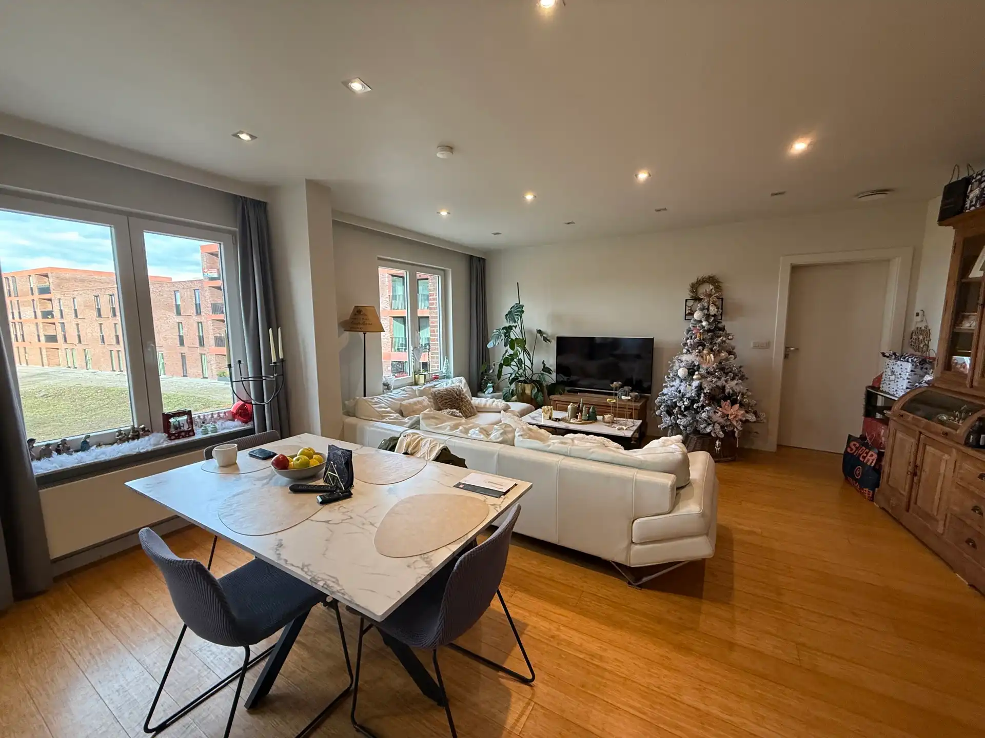 AALST - Ruim appartement met mooi terras. foto 2