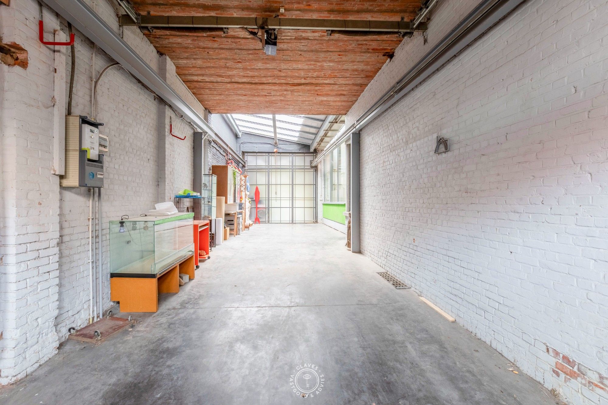 Multifunctioneel woonhuis met magazijn/kantoor en tuin foto 6